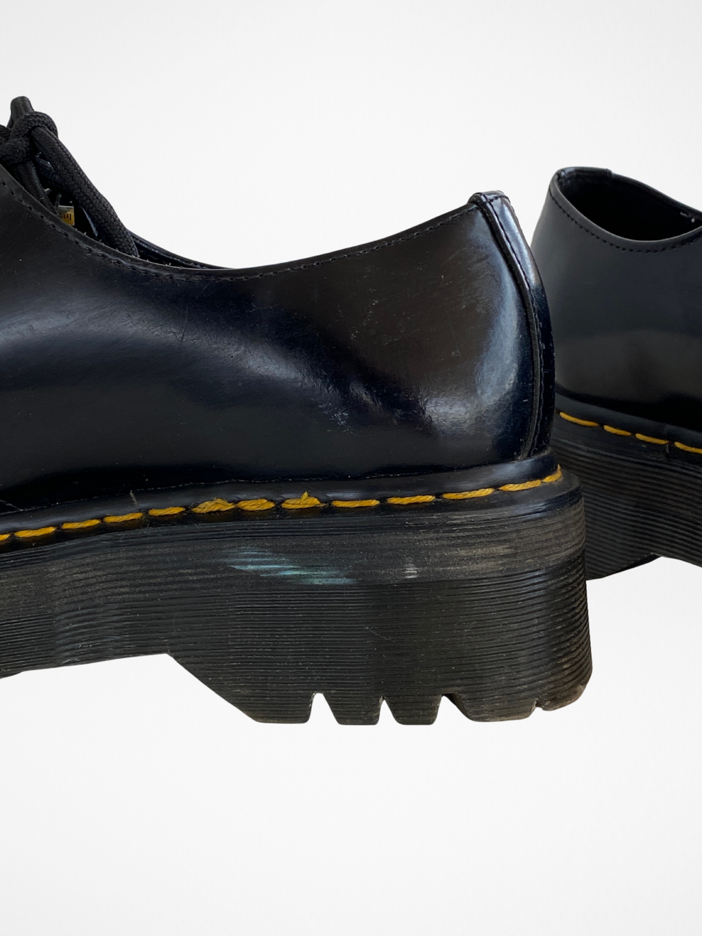 حذاء ديربي من دكتور مارتنز دوكس، جلد أسود، ذو نعل سميك، برباط، مقاس أوروبي ٤١