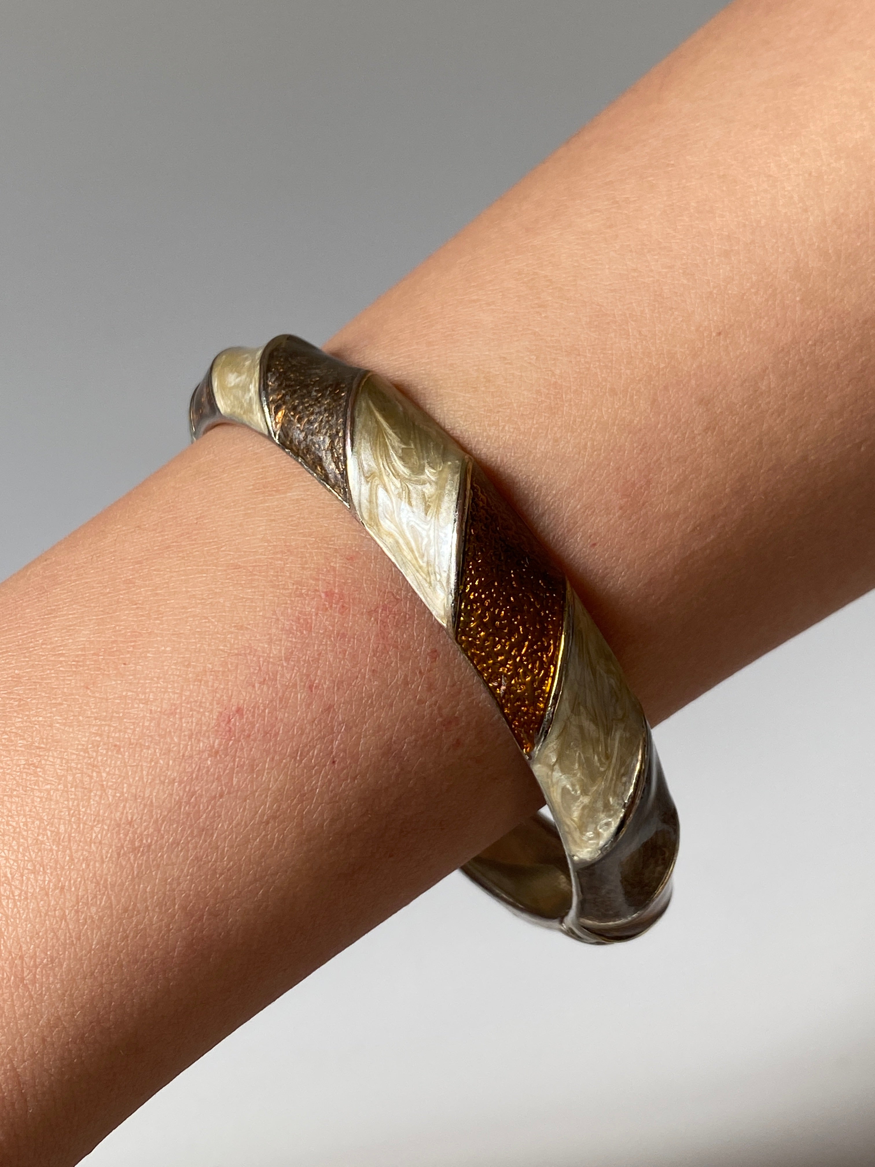 Vintage Enamel Swirl Hinged Bangle Bracelet in Ivory, Amber & Bronze Tones