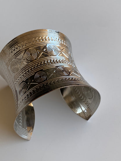 Vintage Y2K Silver-Tone Geometric Engraved Wide Statement Cuff Bracelet