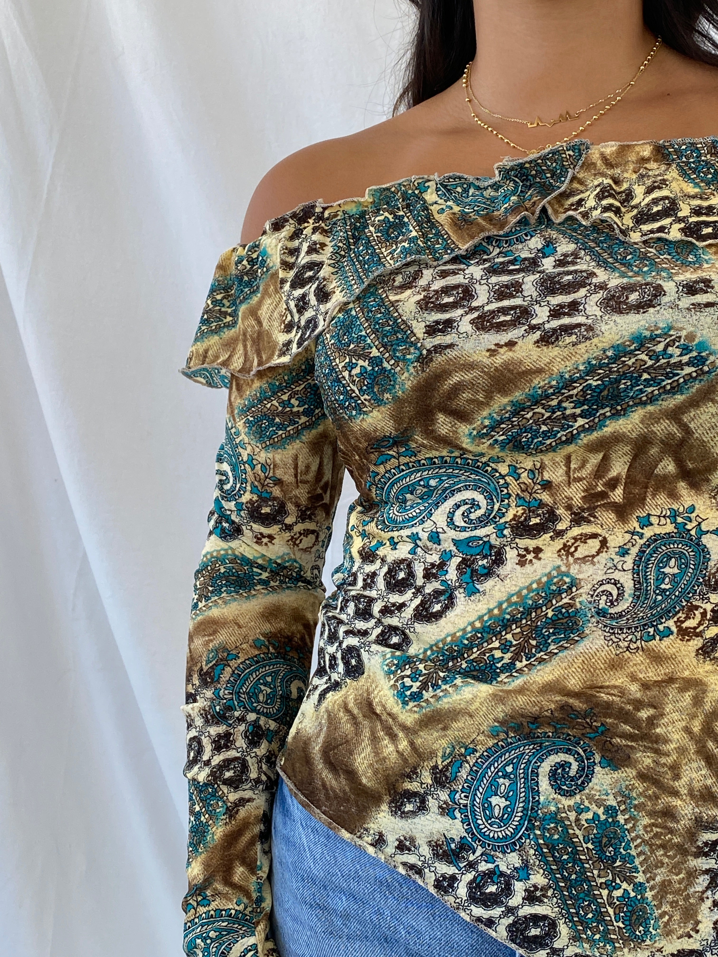 Vintage Gruppo Moda Beige and Blue Floral Off-Shoulder Top - S