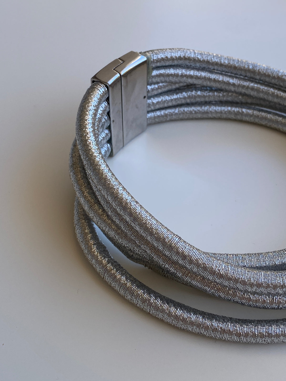 Vintage Y2K Silver Metallic Multi-Strand Tubular Mesh Statement Necklace