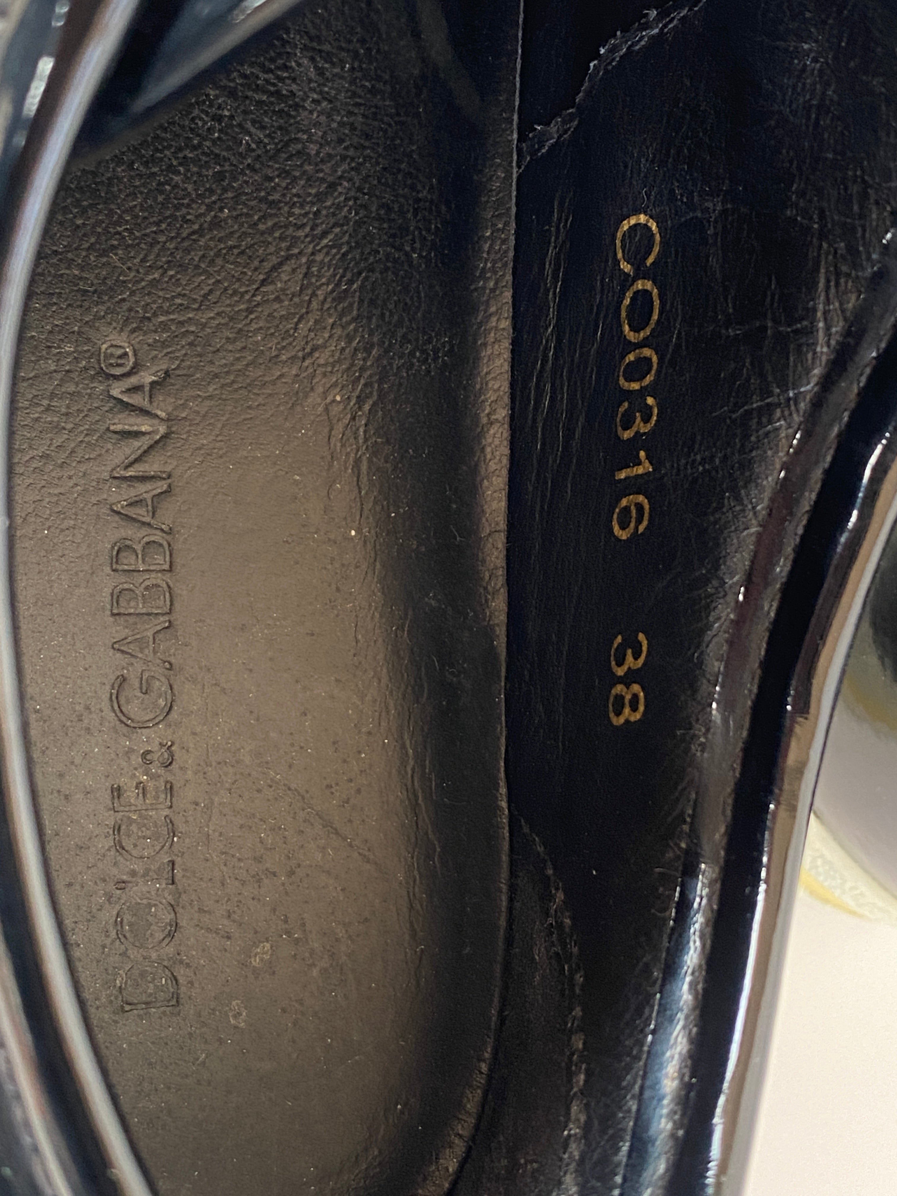 حذاء سنيكرز دولتشي آند غابانا أسود من الجلد منخفض الرقبة CO0316 - 38EUR