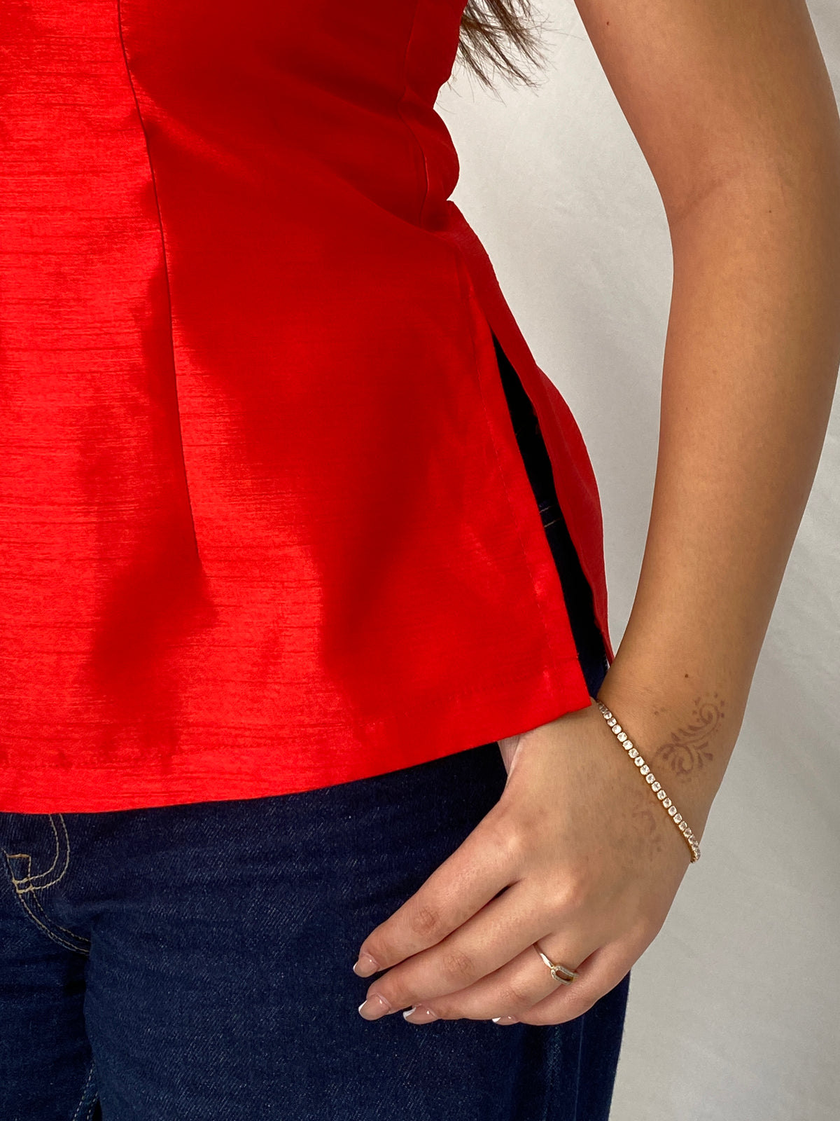 Vintage Handmade Japanese-Inspired Red Shantung Sleeveless Top – L Vintage Handmade Japanese-Inspired Red Shantung Sleeveless Top – L