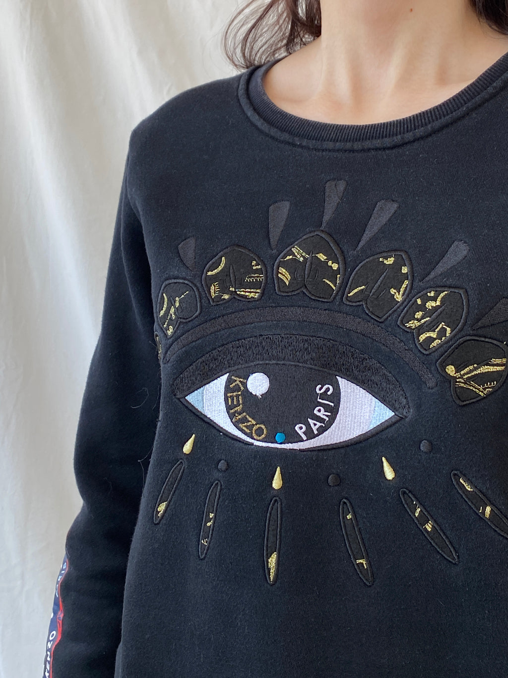 سويت شيرت قطني بطبعة عين من كينزو باريس باللون الأسود - مقاس كبير