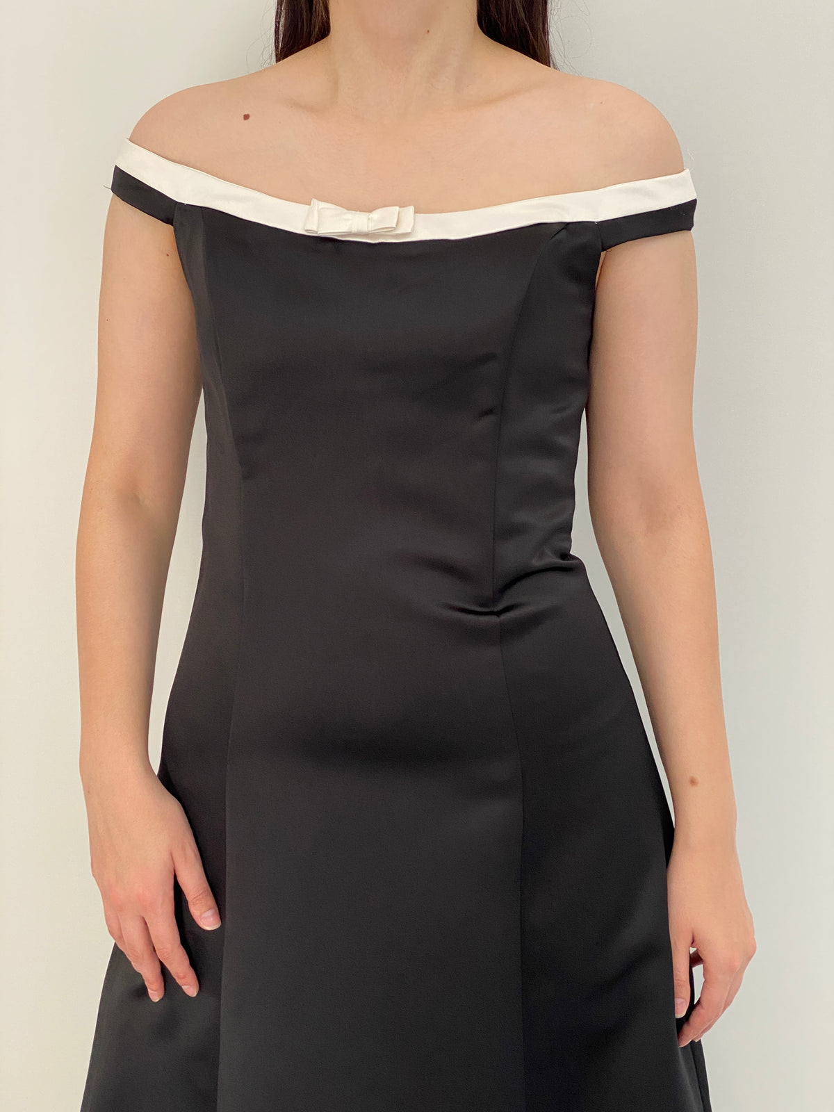 Vintage Jessica McClintock Black & White Satin Off-Shoulder Formal Dress – S