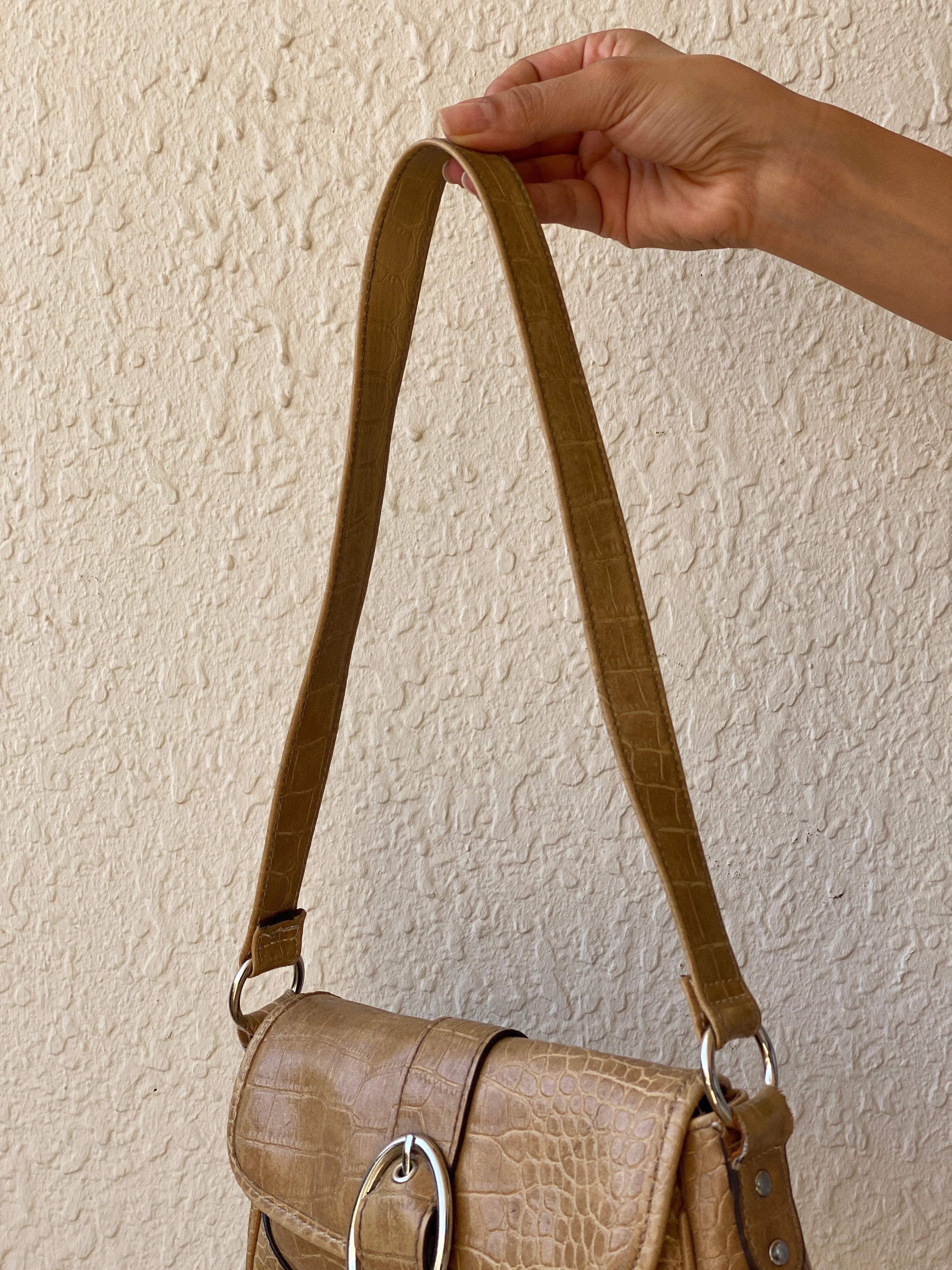 Vintage Beige Croc Embossed Shoulder Bag - Y2K Buckle Baguette Handbag