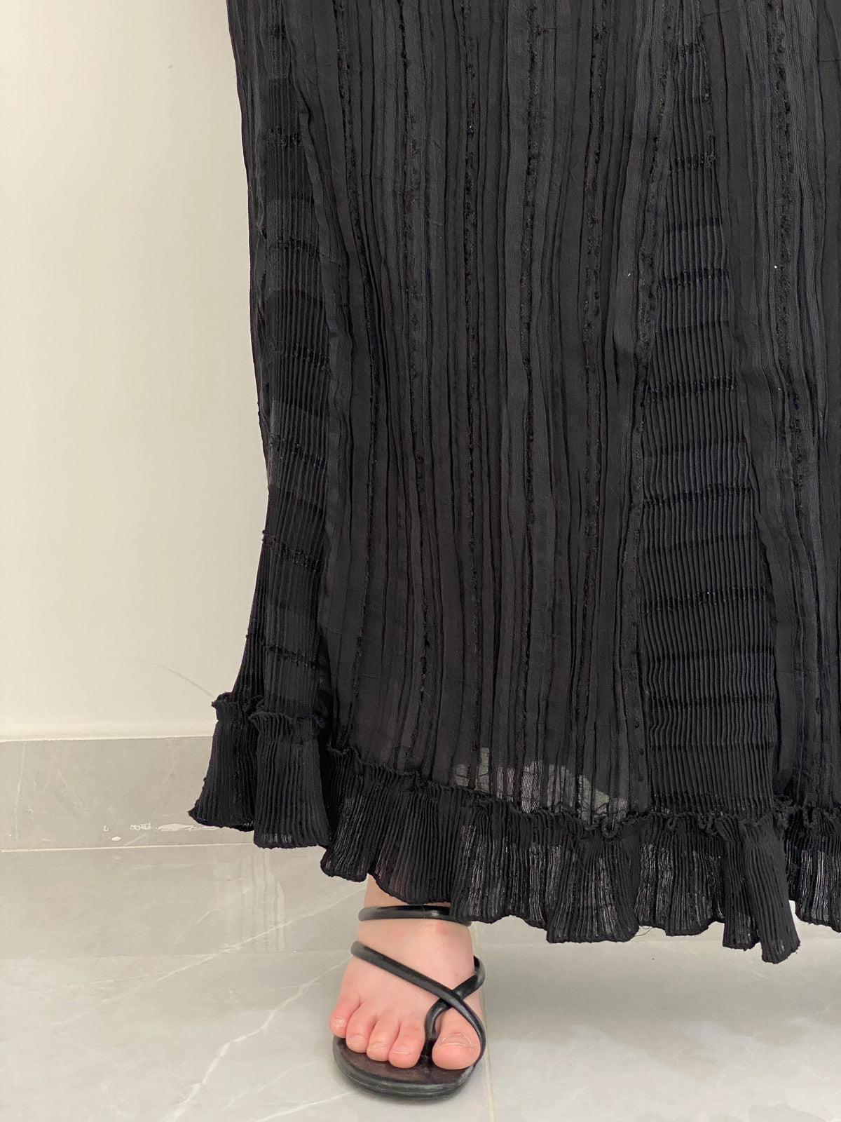 Vintage Y2K EV&RO Collection Black Pleated Ruffle Hem Maxi Skirt - M