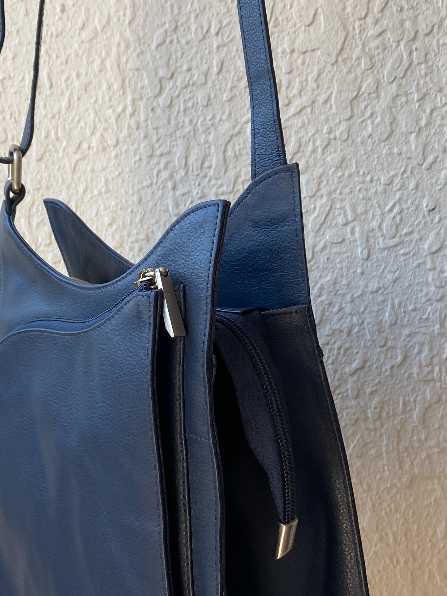 Vintage 90s Helena Vera Navy Blue Minimalist Multi-Pocket Shoulder Crossbody Bag