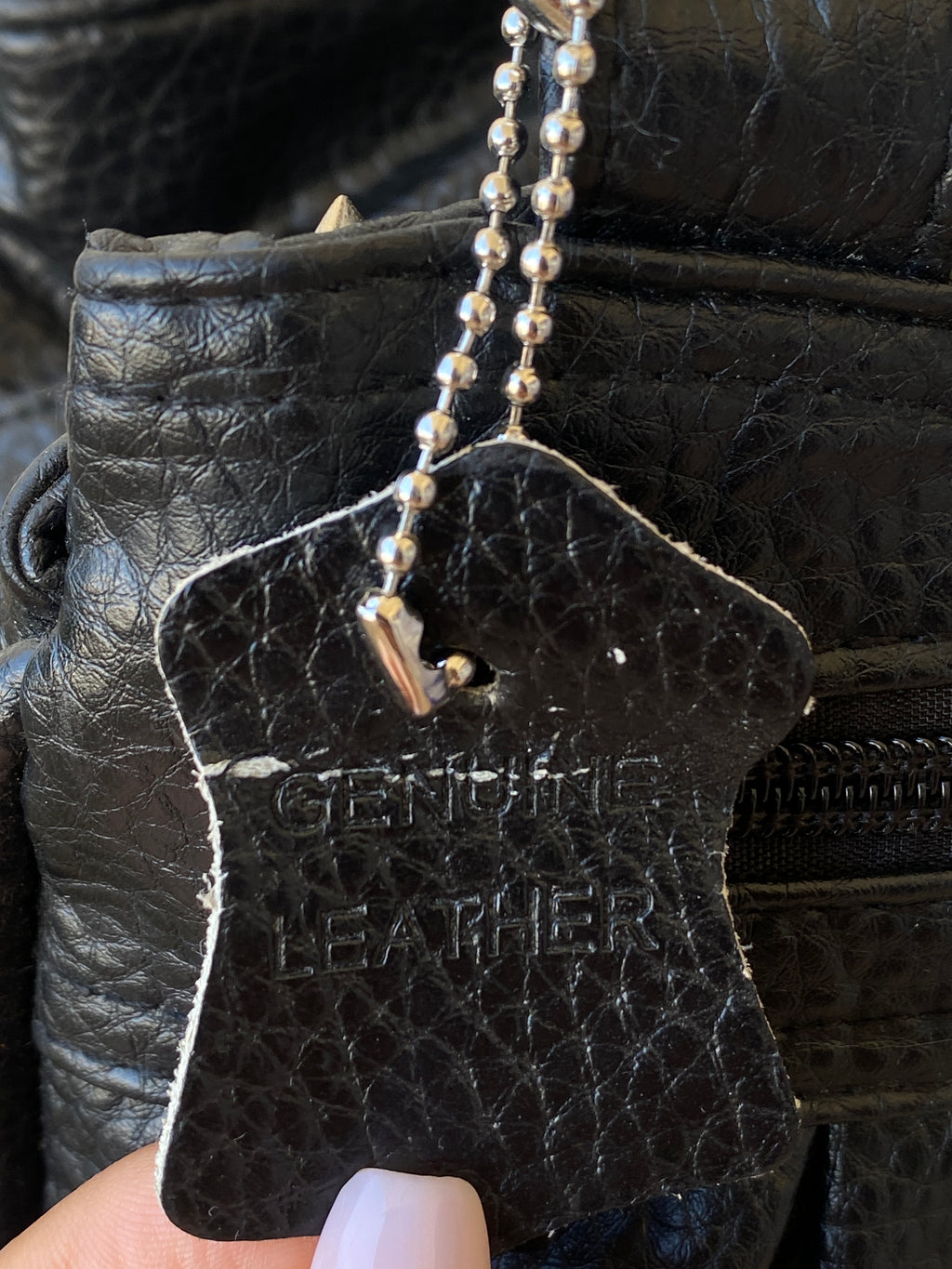 Black Genuine Leather Shoulder Bag – Spacious Everyday Tote with Multiple Pockets