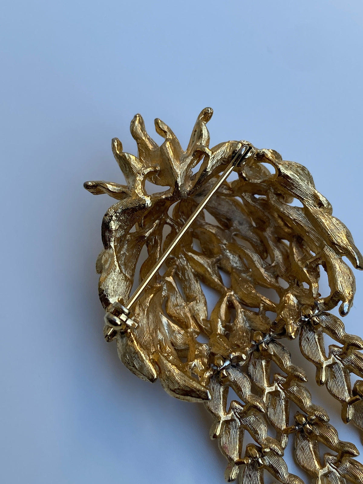 Vintage Gold Articulated Cascading Leaf Dangling Branches Brooch Vintage Gold Articulated Cascading Leaf Dangling Branches Brooch