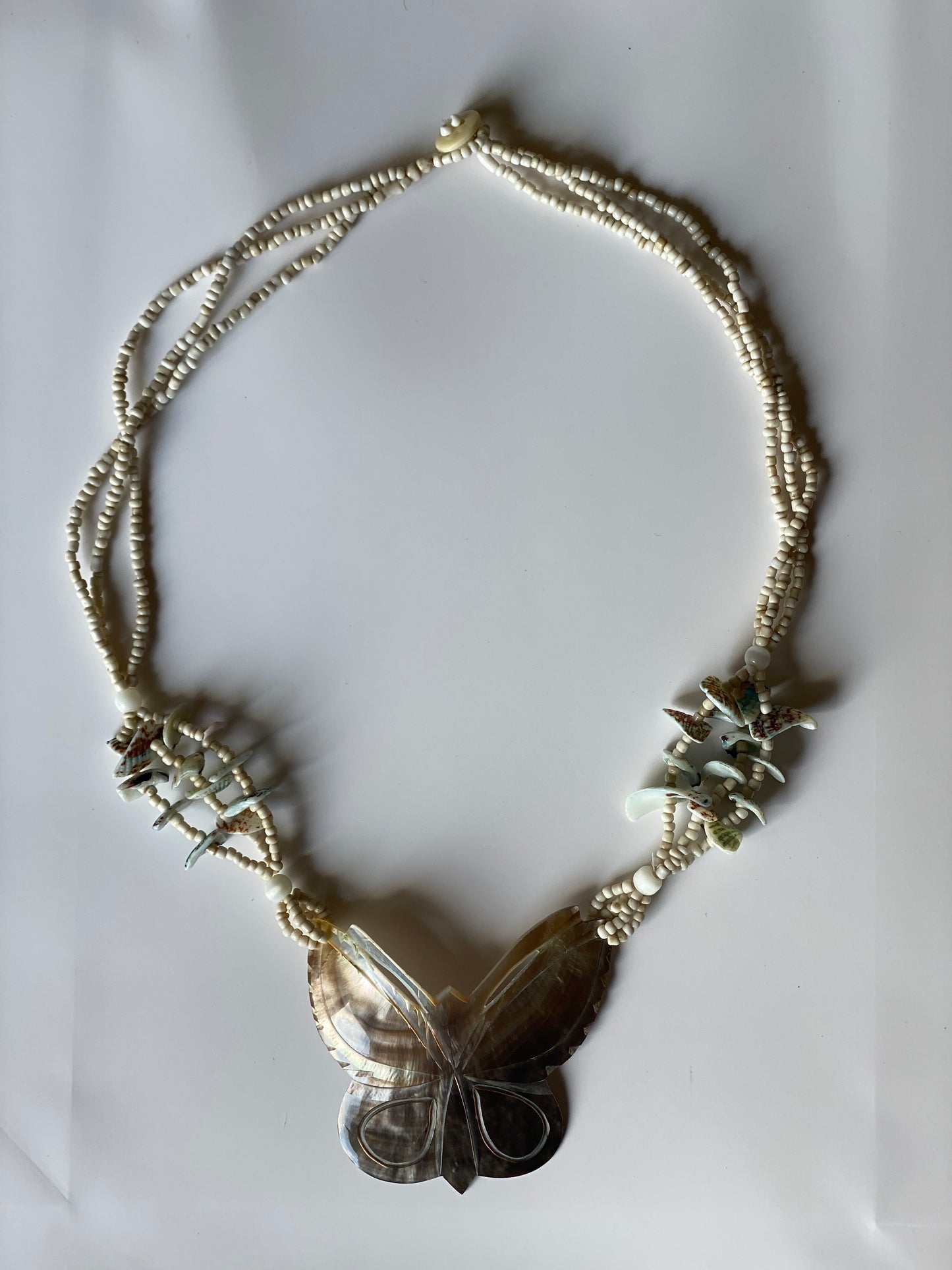 Vintage 90s Mother of Pearl Butterfly Shell Beaded Necklace