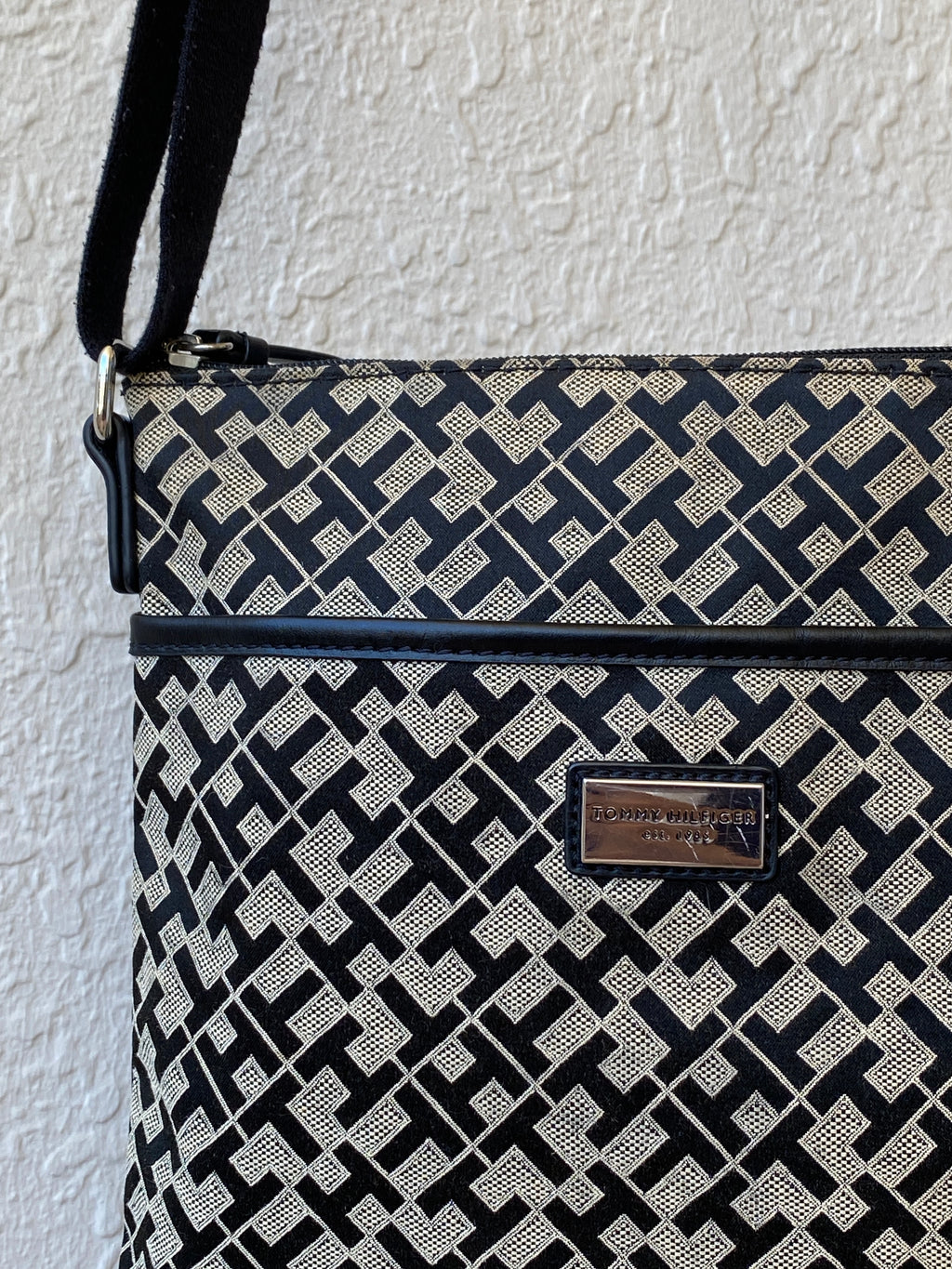 Tommy Hilfiger Cloth Crossbody Shoulder Bag Tommy Hilfiger TH Signature Purse