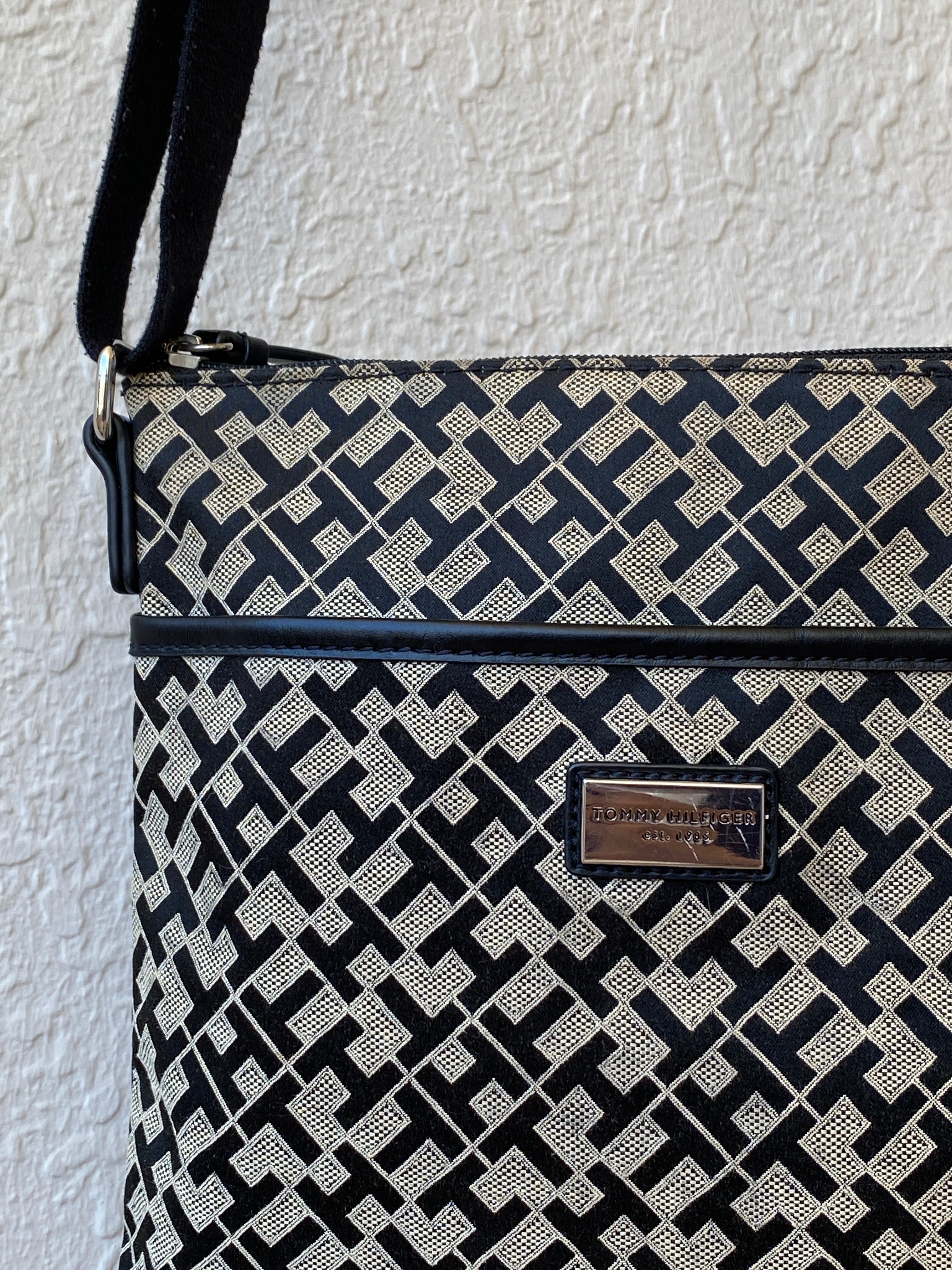 Tommy Hilfiger Cloth Crossbody Shoulder Bag Tommy Hilfiger TH Signature Purse