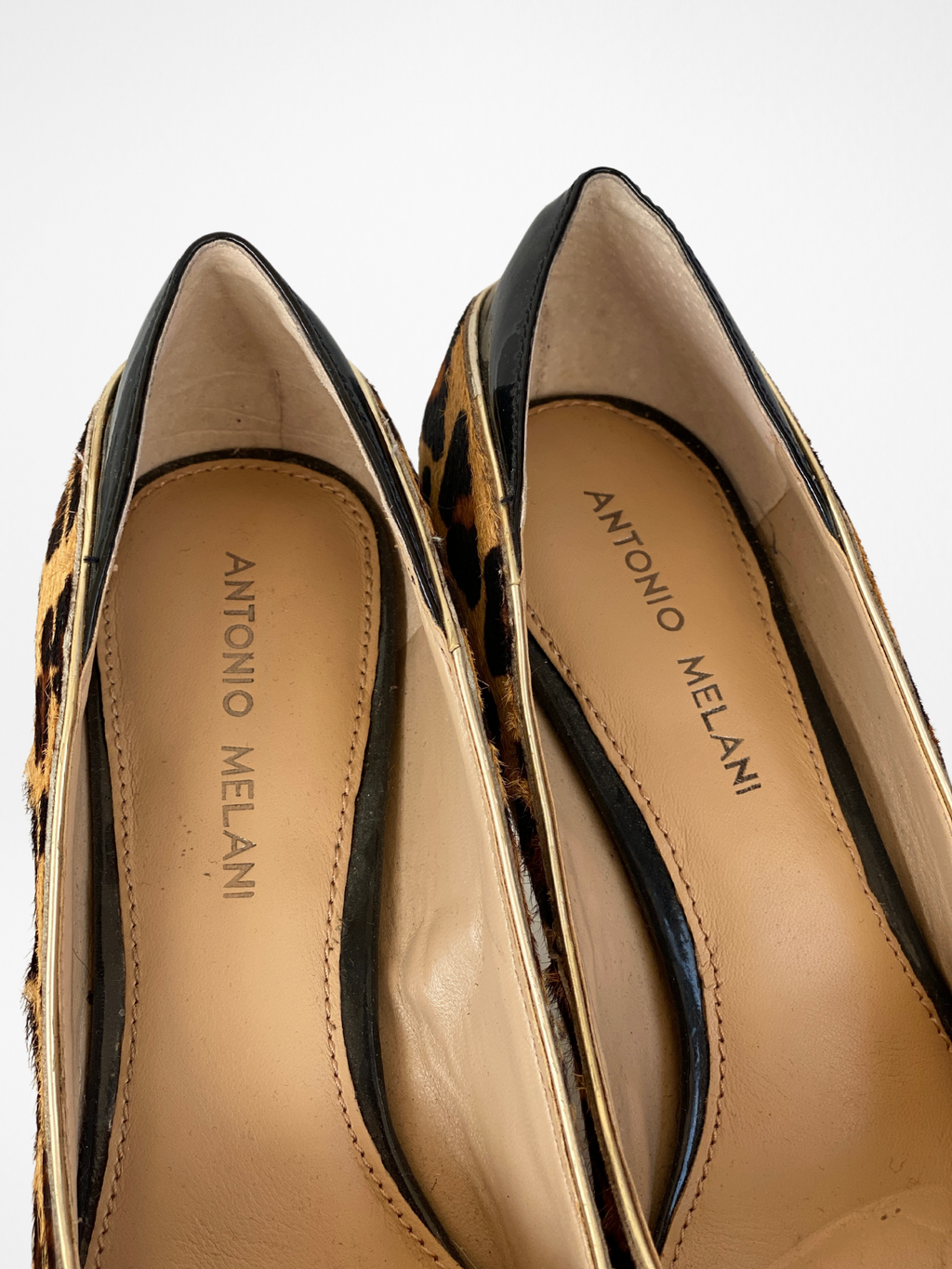 حذاء أنطونيو ميلاني بكعب عالٍ من الجلد بطبعة الفهد من فرو العجل الحقيقي المقصوص - 39 يورو