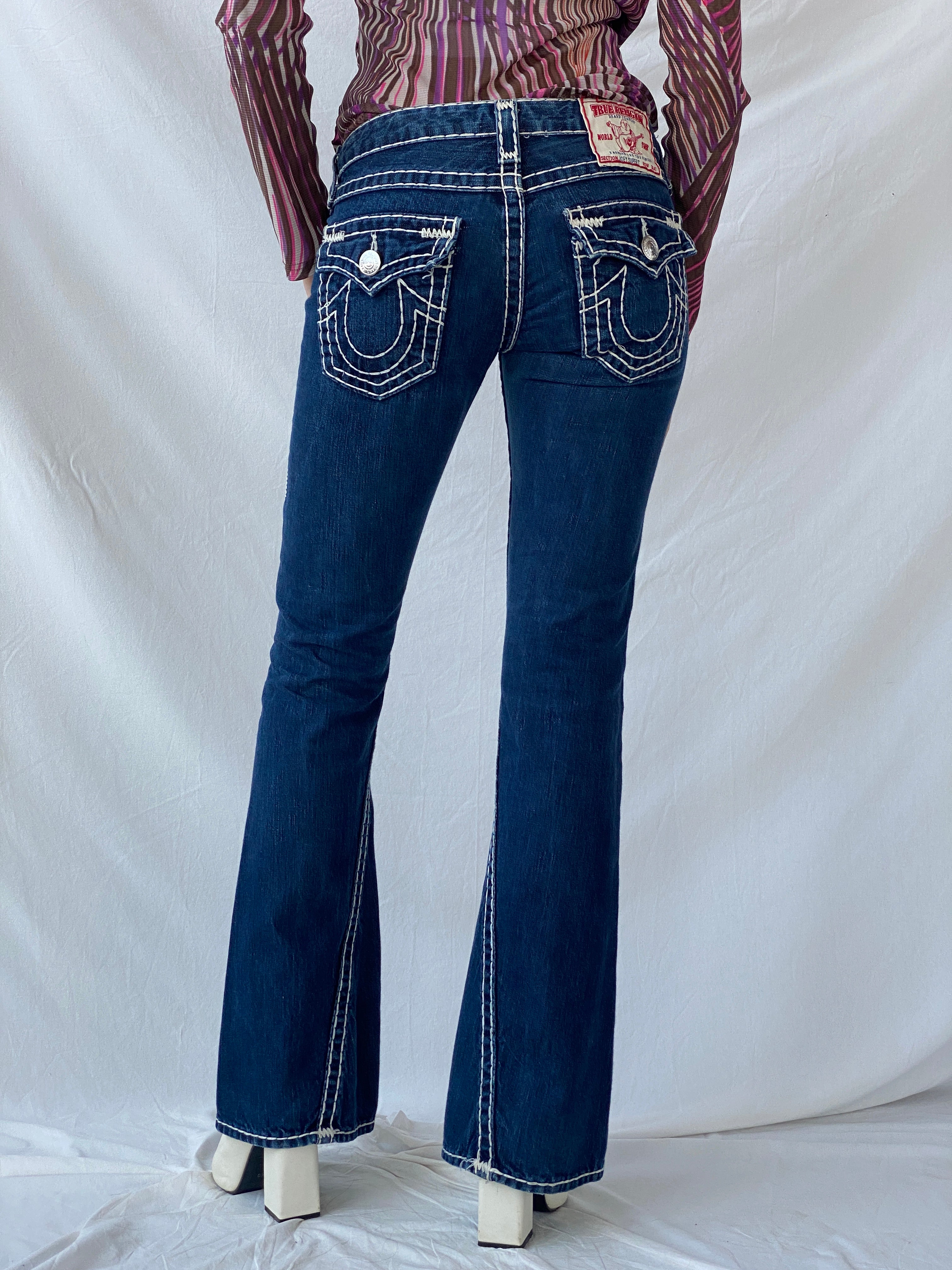 بنطلون جينز داكن Y2K Big Stitch True Religion منخفض الخصر وواسع الساق - 36EUR