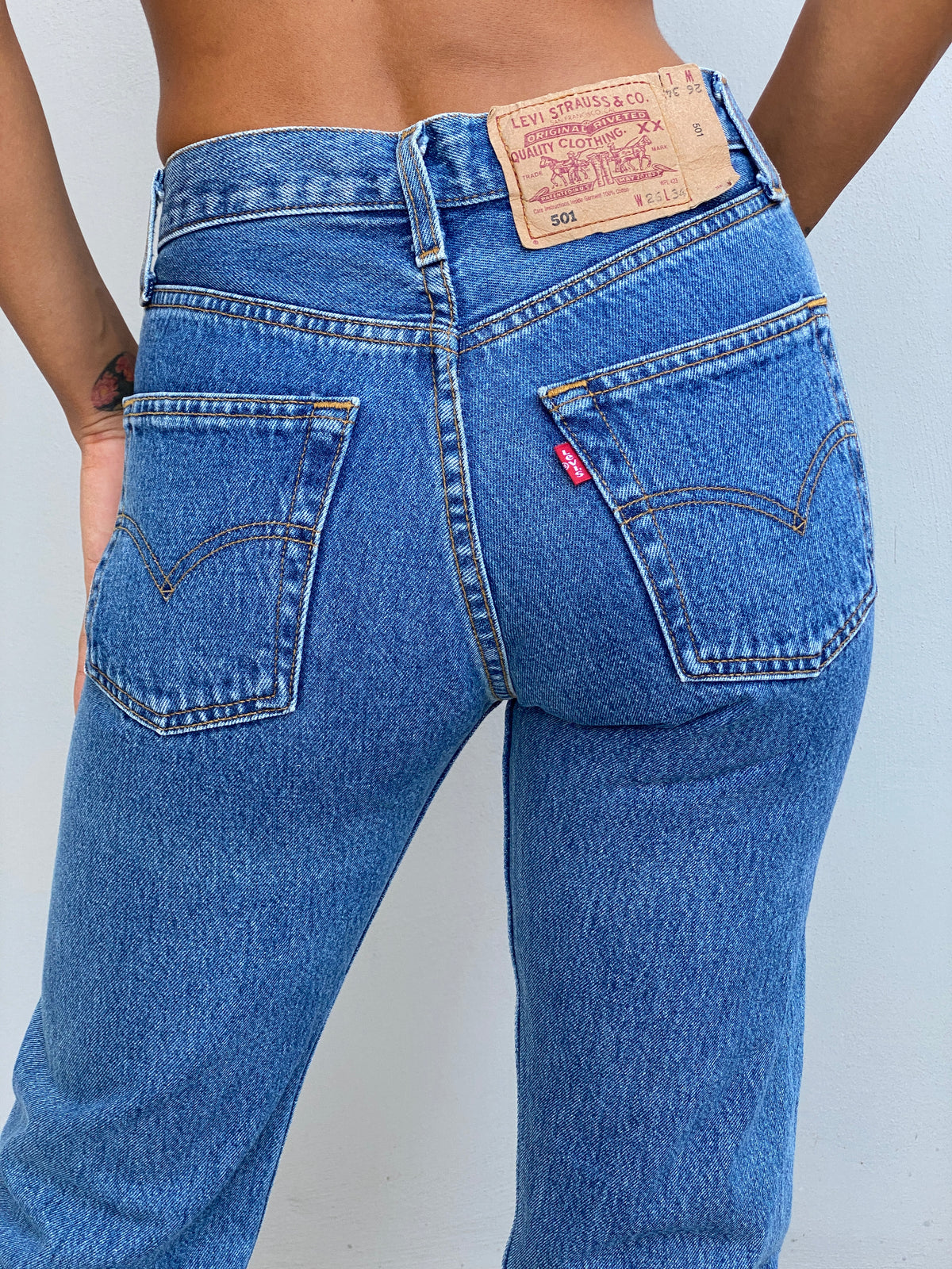 Vintage 90s Levi’s 501 Medium Wash Blue High-Rise Straight Leg Button Fly Jeans - 34EUR Vintage 90s Levi’s 501 Medium Wash Blue High-Rise Straight Leg Button Fly Jeans - 34EUR