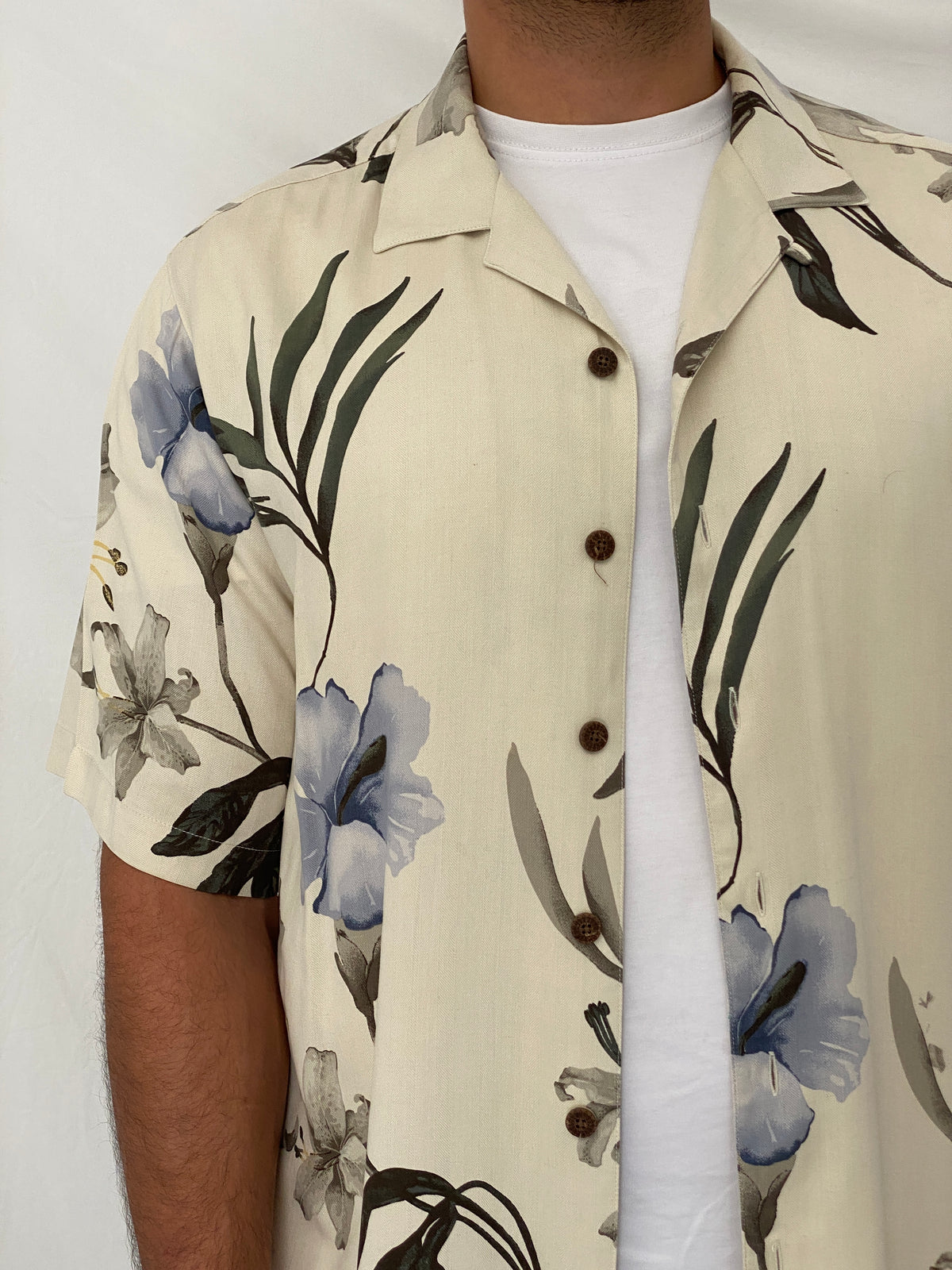 Vintage Caribbean Joe Cream Floral 100% Silk Camp Tropical Shirt - M Vintage Caribbean Joe Cream Floral 100% Silk Camp Tropical Shirt - M