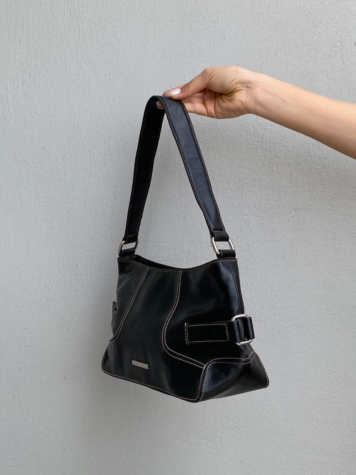 Vintage 90s Nine West Black Leather Minimalist Shoulder Bag Vintage 90s Nine West Black Leather Minimalist Shoulder Bag