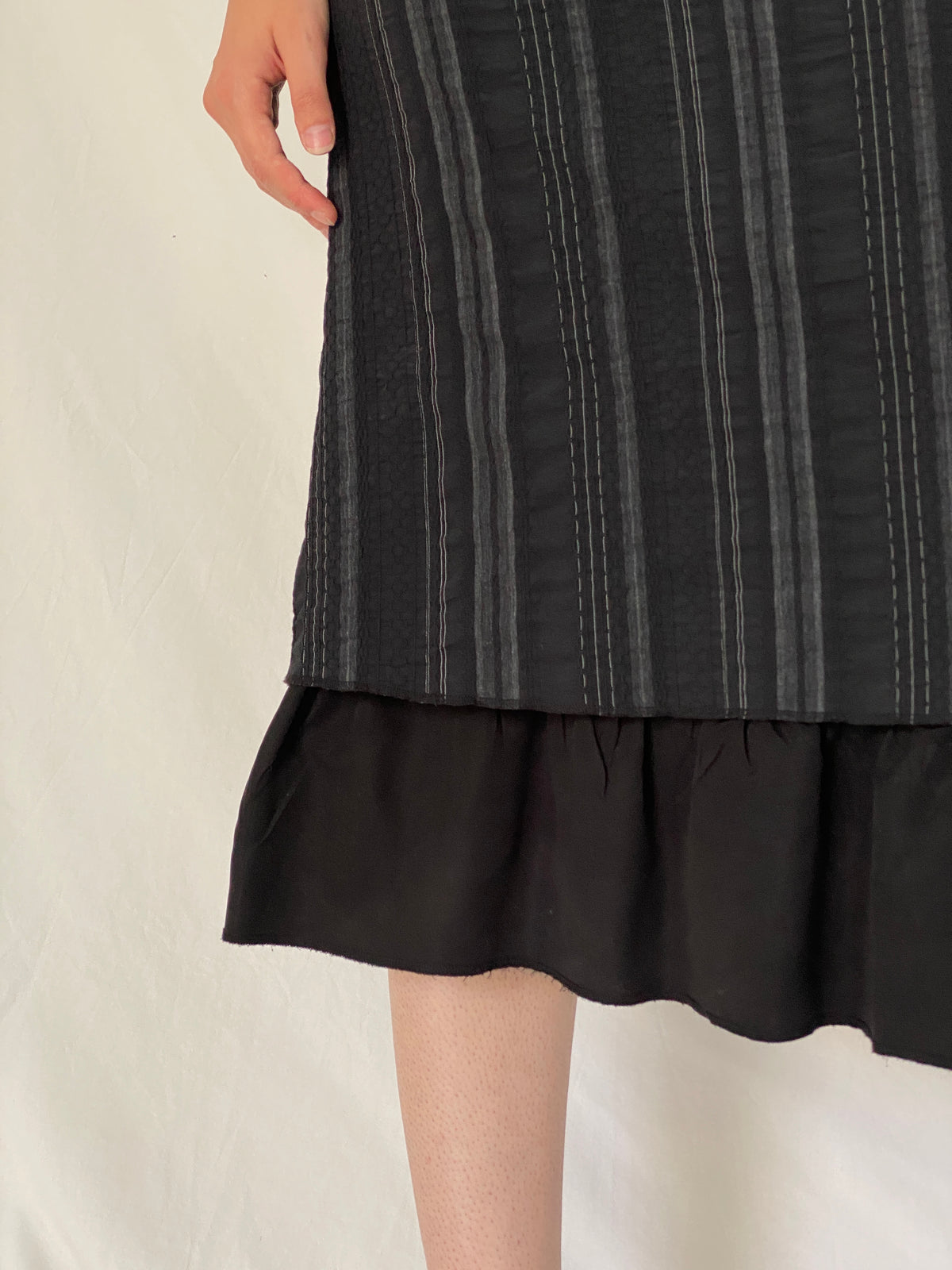 Vintage Y2K Kiabi Woman Black & Charcoal Striped Tiered Midi Skirt - M Vintage Y2K Kiabi Woman Black & Charcoal Striped Tiered Midi Skirt - M
