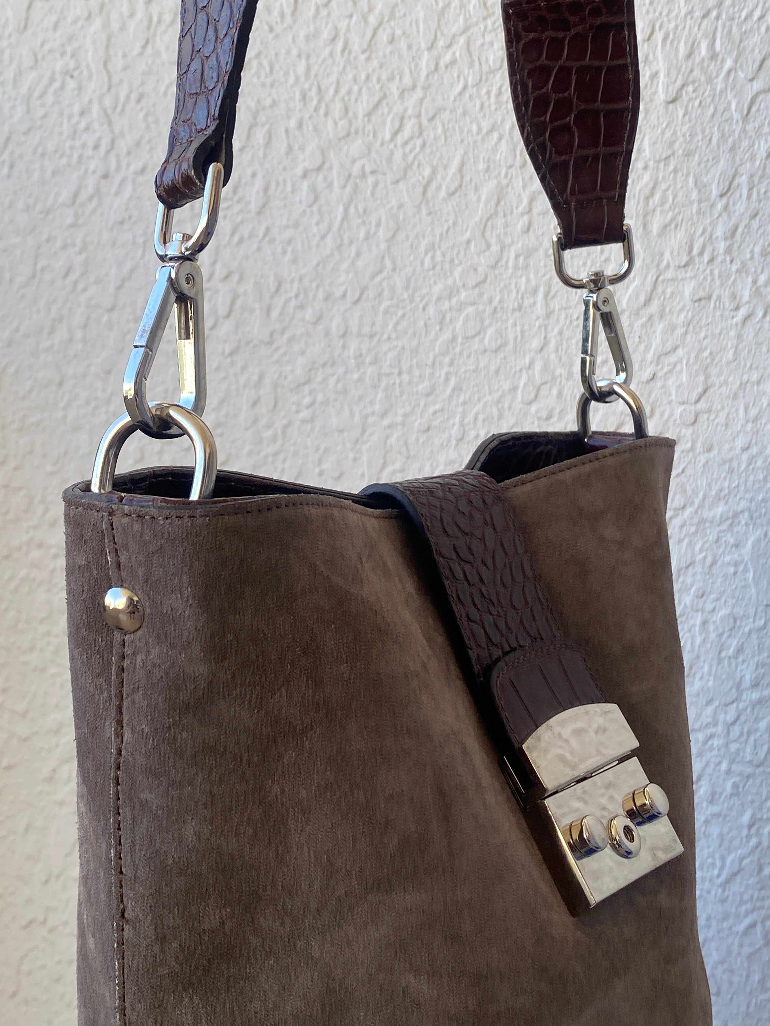 Gorgeous Claudia Firenze Taupe Suede & Brown Leather Bucket Purse Shoulder Bag