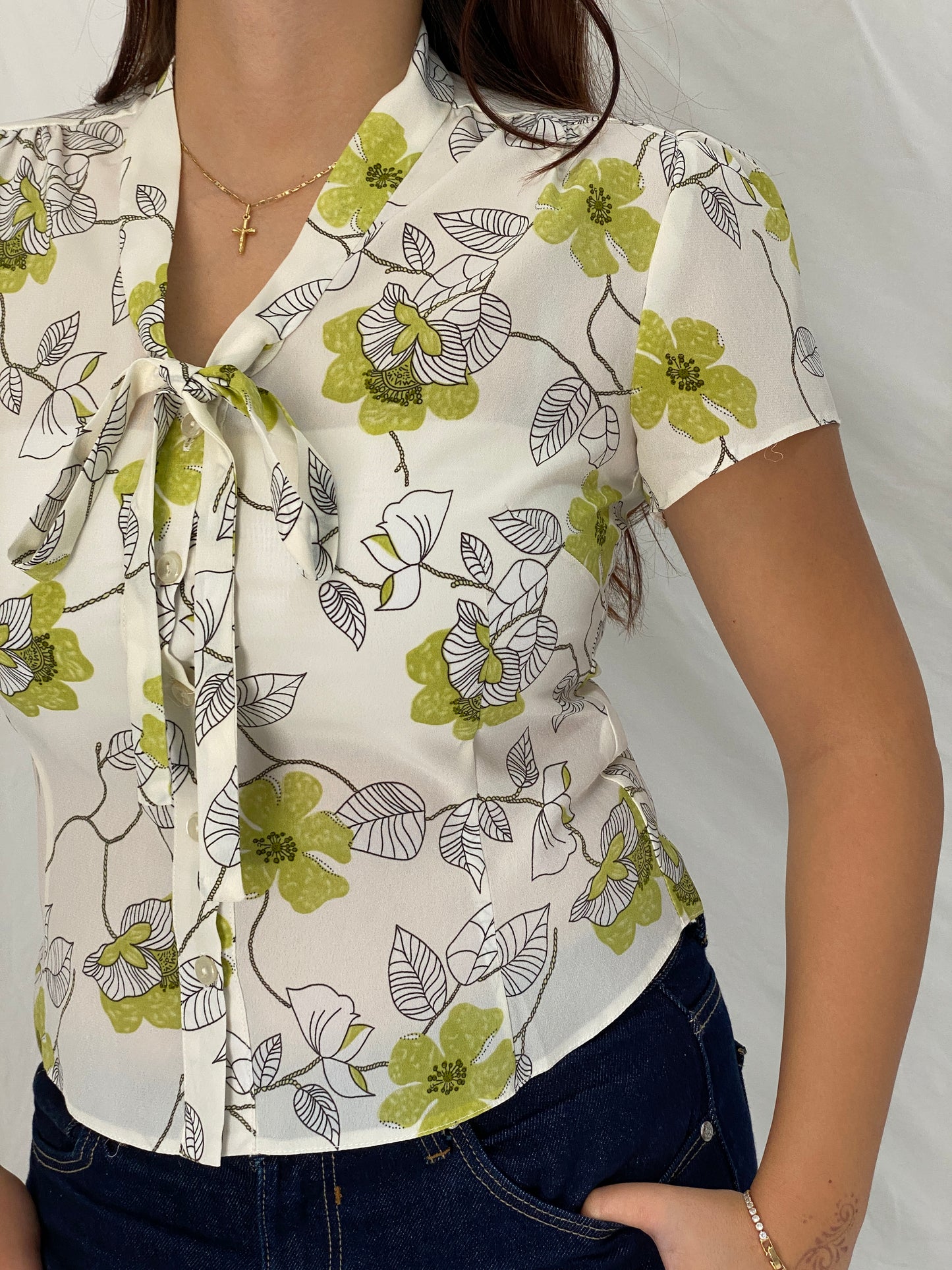 Vintage 1990s Roman Originals Ivory & Lime Green Floral Tie-Neck Blouse  - M