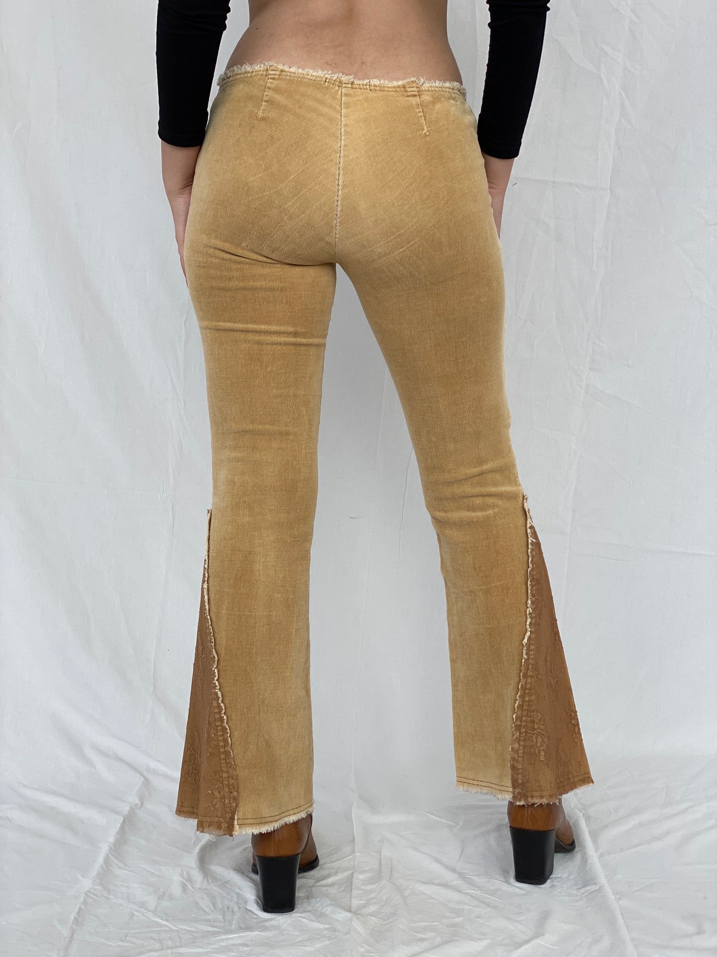 00s Forever21 Flared Lace Mid-Rise Beige Corduroy Pants - 38EUR