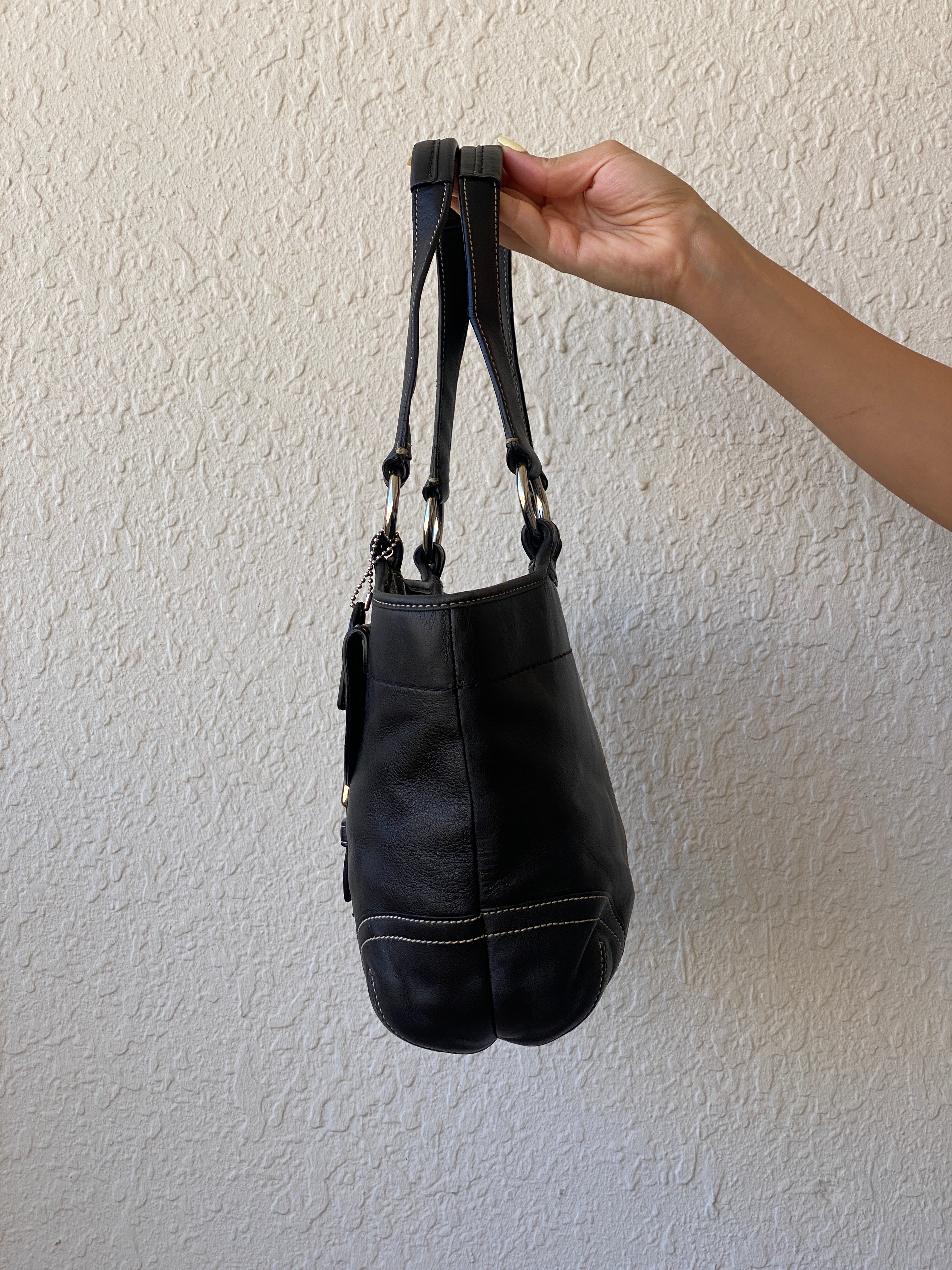 Vintage Coach NC043-9637 Black Leather Buckle Shoulder Bag Silver Hardware Handbag