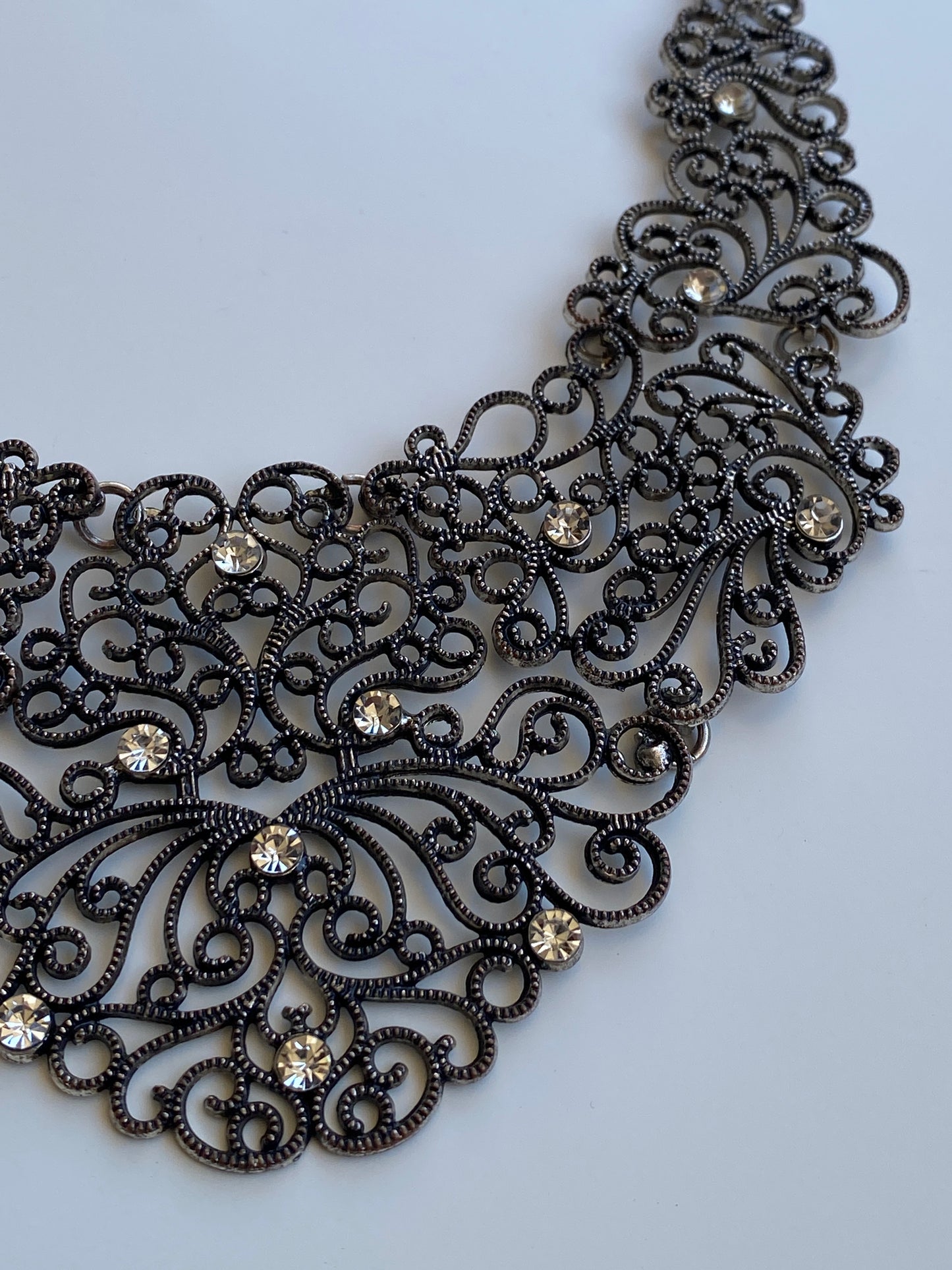 Vintage Y2K Gothic Silver-Tone Filigree Rhinestone Bib Necklace