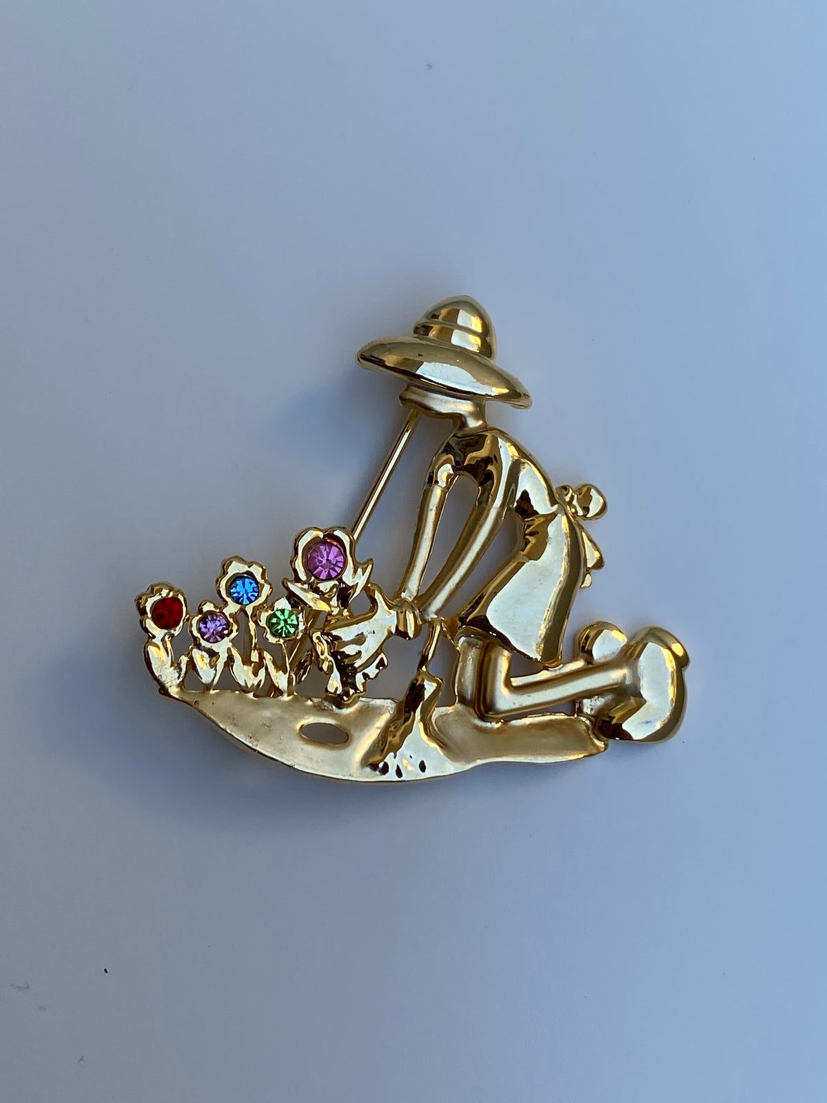Vintage White Stag Gold-Tone Gardener Rhinestone Brooch Figural Floral Pin Vintage White Stag Gold-Tone Gardener Rhinestone Brooch Figural Floral Pin