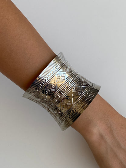 Vintage Y2K Silver-Tone Geometric Engraved Wide Statement Cuff Bracelet