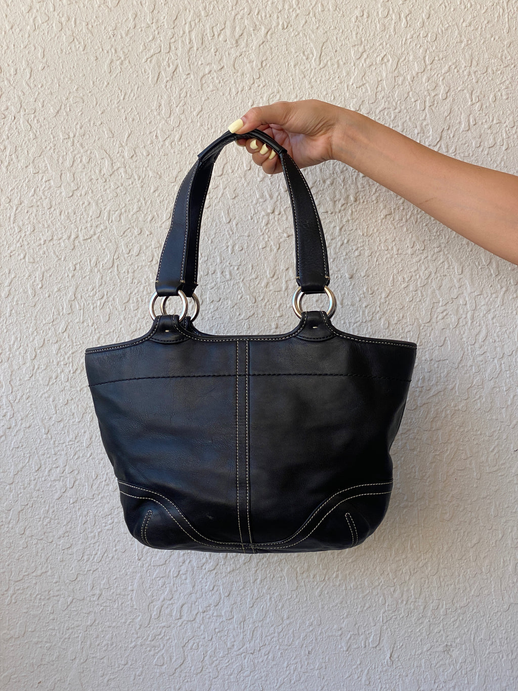 Vintage Coach NC043-9637 Black Leather Buckle Shoulder Bag Silver Hardware Handbag