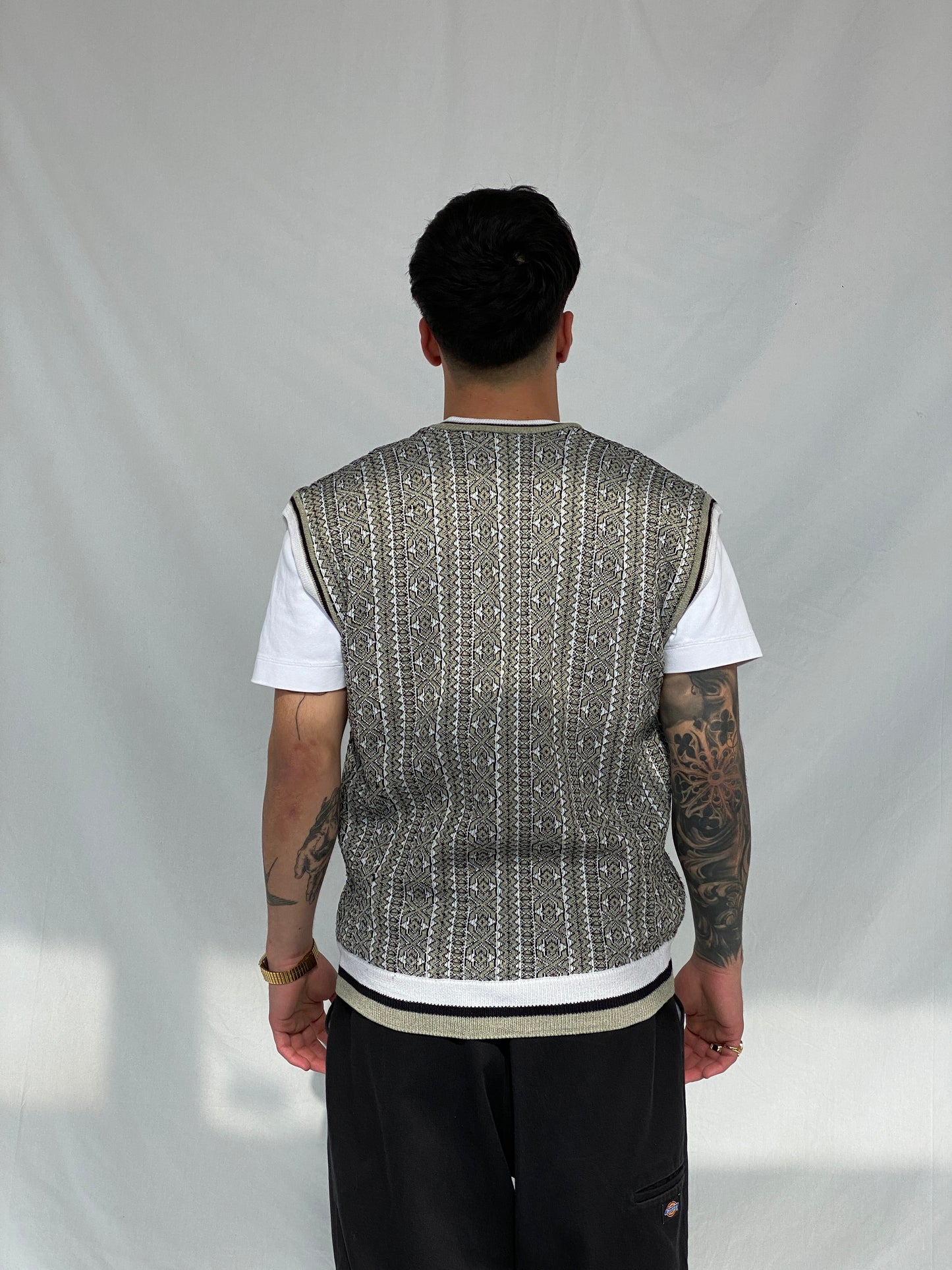 Vintage Men’s Casual V-Neck Patterned Striped Knitted Vest - M