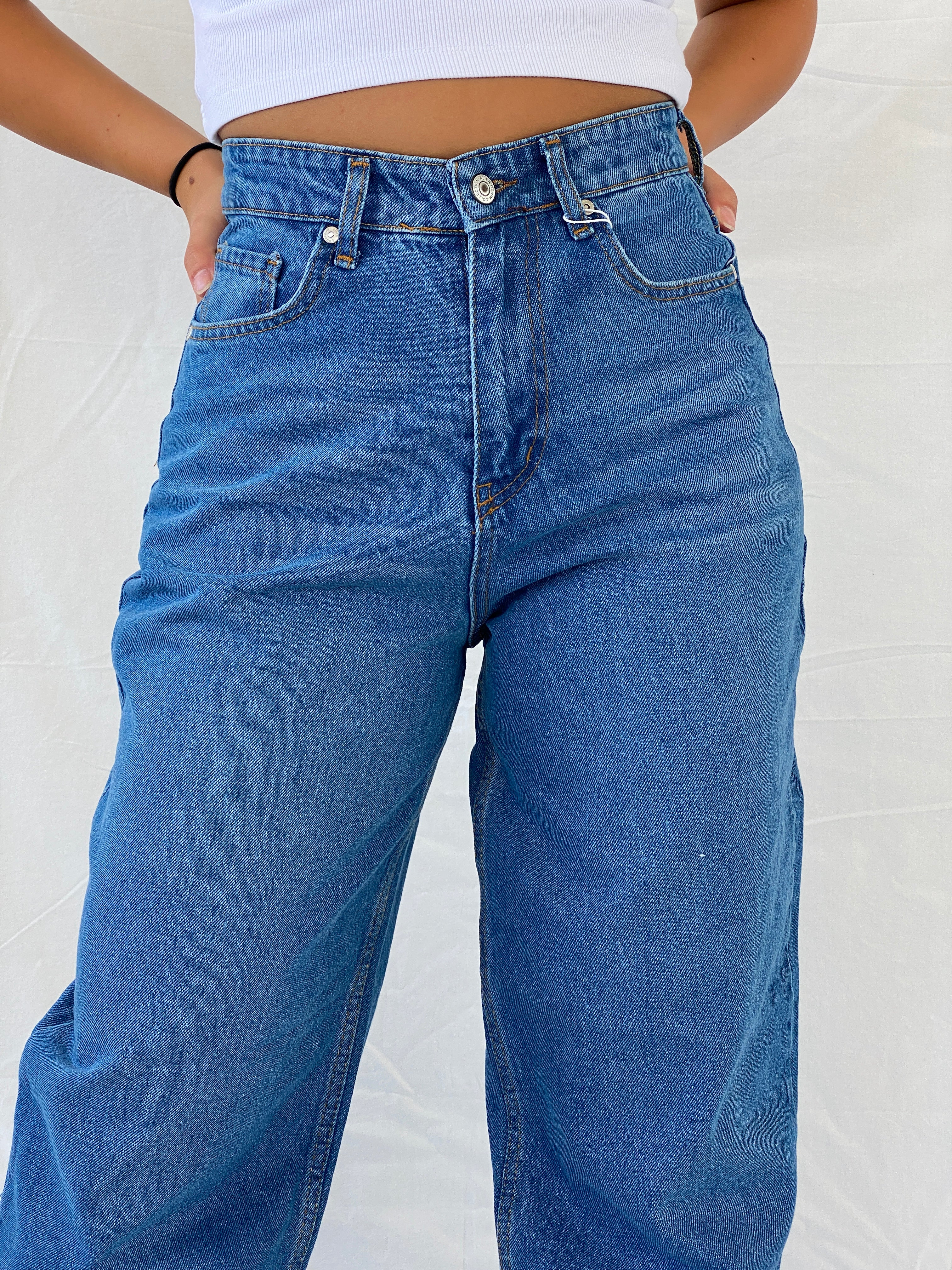 بنطال جينز واسع بخصر عالٍ من NWT Alien Streetwear - ٣٦ يورو