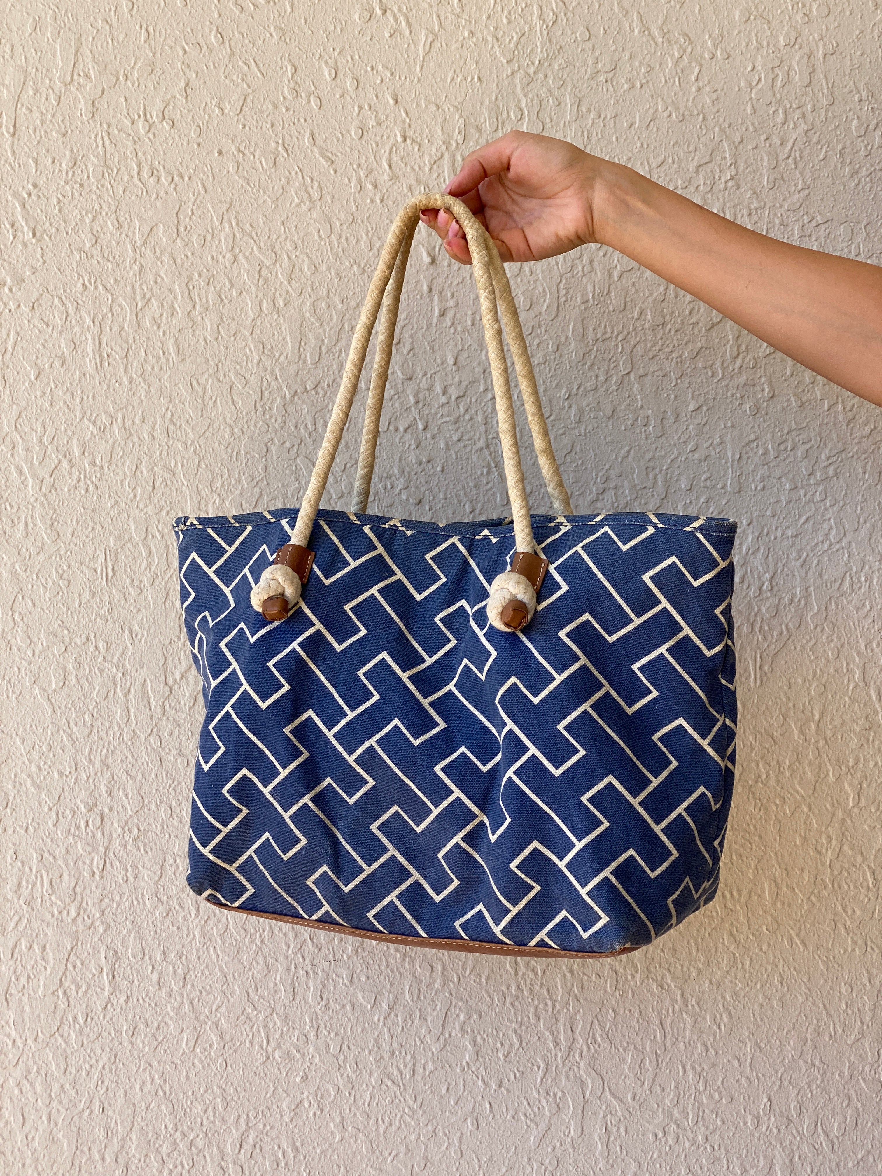 Tommy Hilfiger Blue White Signature Logo Fabric Rope Handle Beach Shoulder Tote Bag