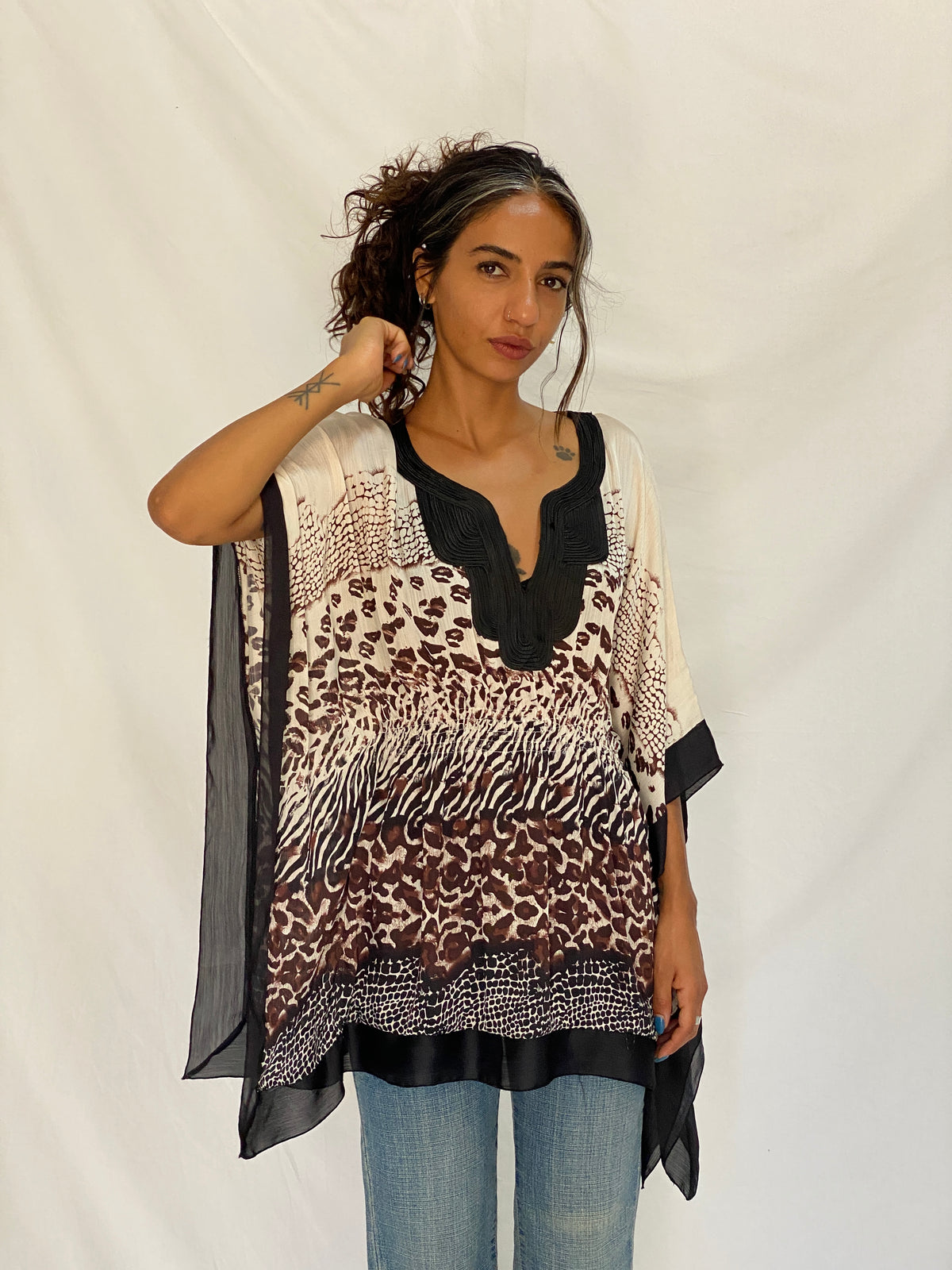 Vintage Y2K Kaelyn-Max Cream & Brown Animal Print Polyester Boho Kaftan Tunic Top - M Vintage Y2K Kaelyn-Max Cream & Brown Animal Print Polyester Boho Kaftan Tunic Top - M