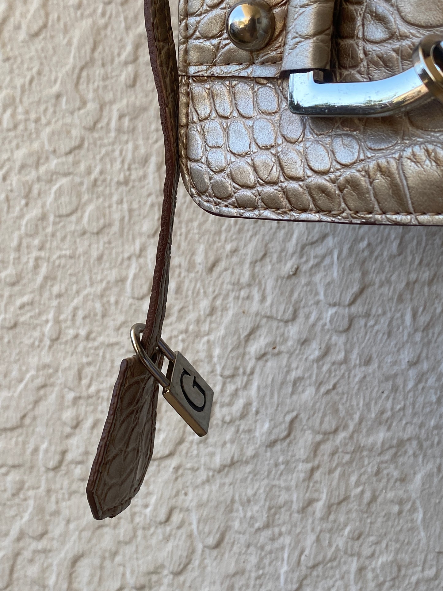 Vintage Y2K Guess Croc-Embossed Taupe Leather Shoulder Bag