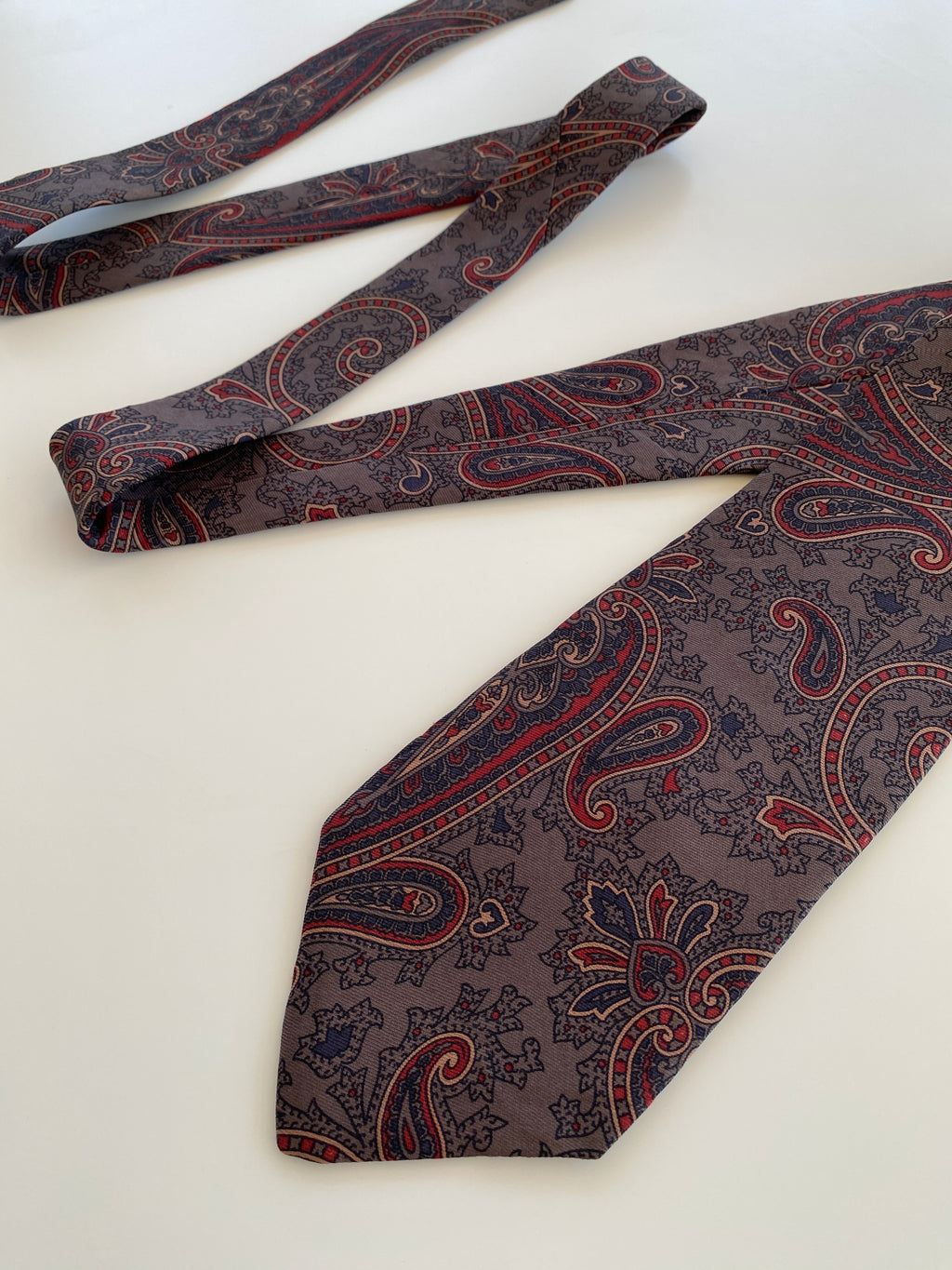 Vintage GANT Brown Paisley Print Men’s Neck Tie