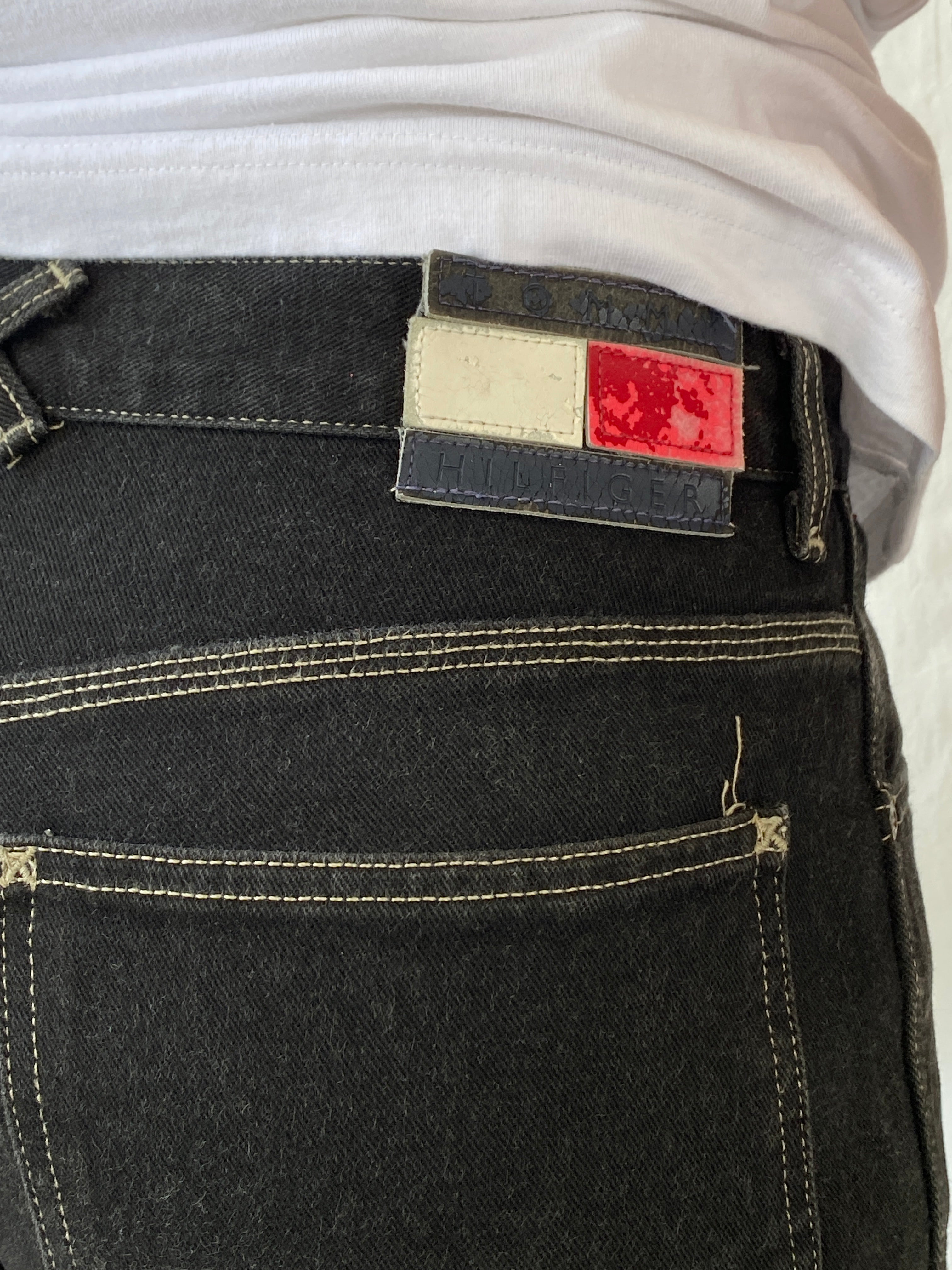 Vintage Y2K Tommy Jeans Hilfiger Black Carpenter Denim Shorts 2003 Baggy Hip Hop Jorts