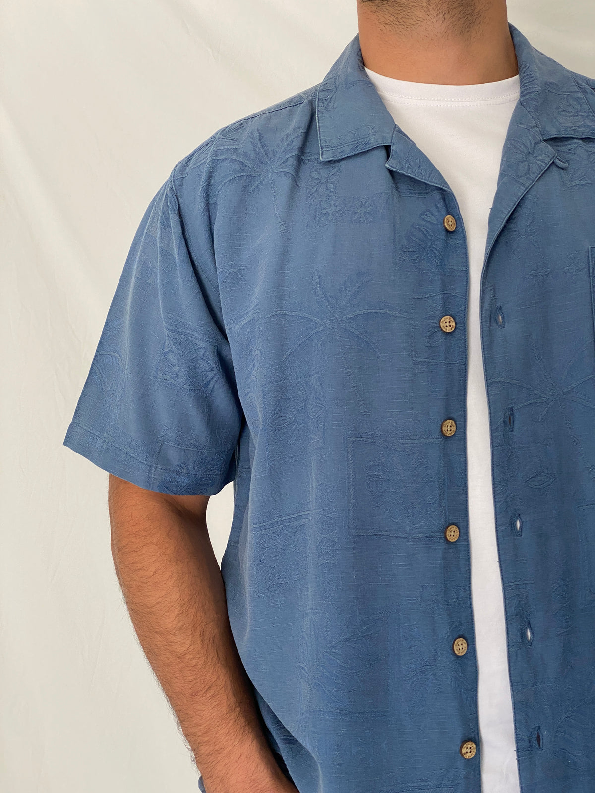 Vintage Batik Bay Blue 100% Silk Hawaiian Camp Jacquard Shirt – XL Vintage Batik Bay Blue 100% Silk Hawaiian Camp Jacquard Shirt – XL