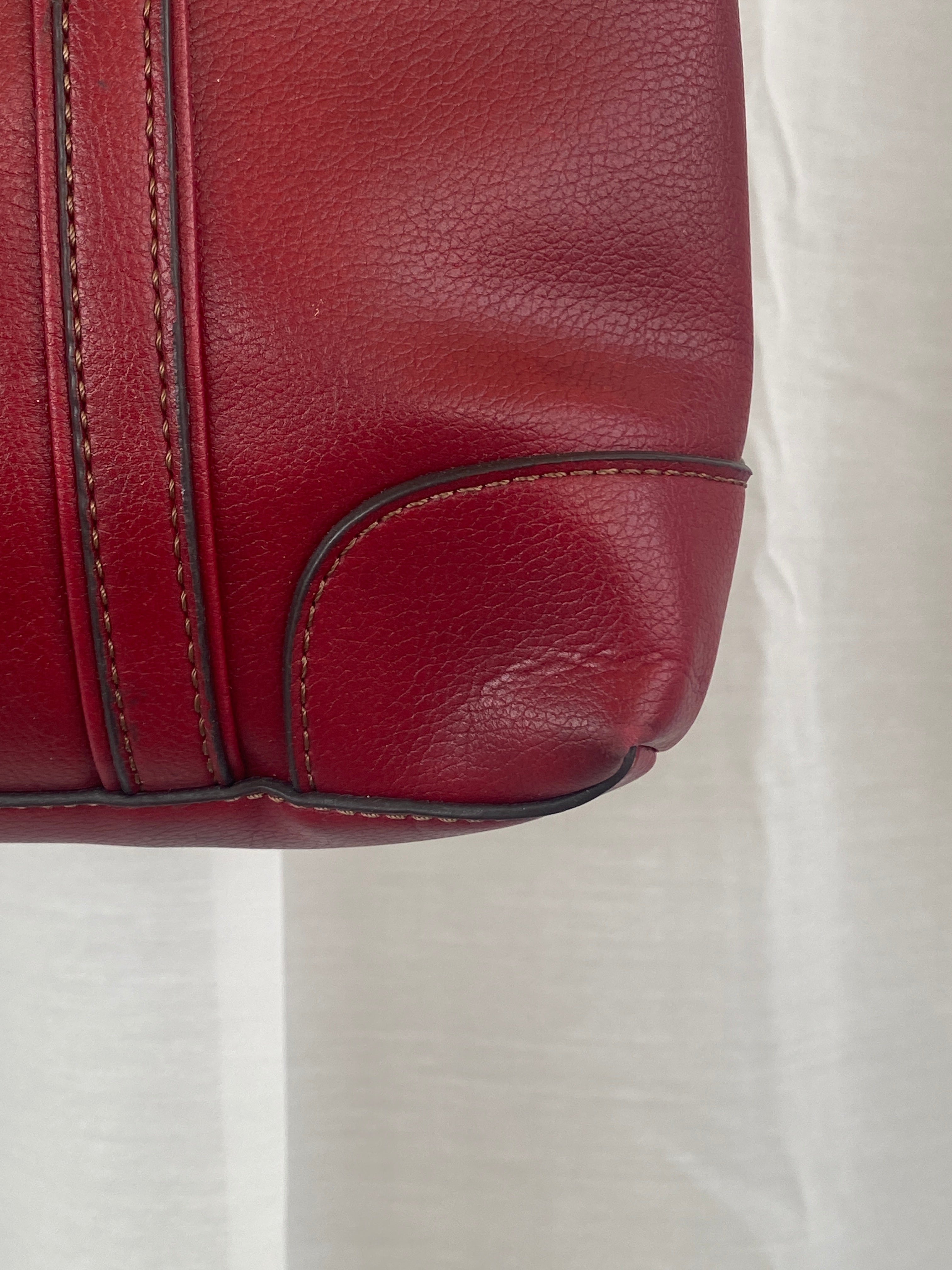 Gorgeous Liz Claiborne Purse Women’s Red Shoulder Bag