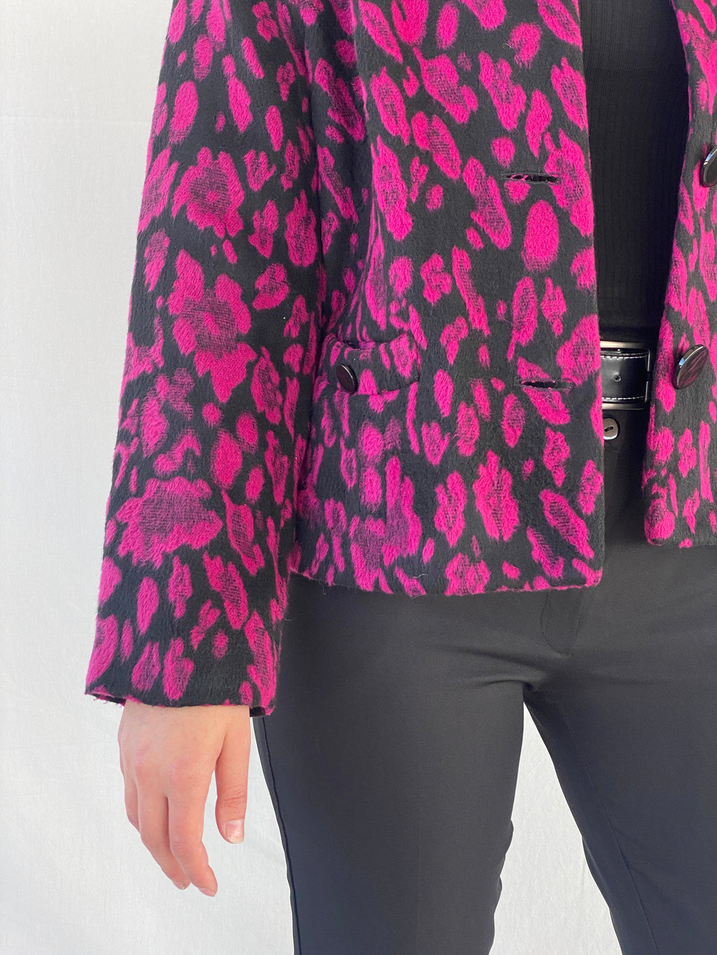 00s Women‘s Black & Pink Leopard Print Jacket - L