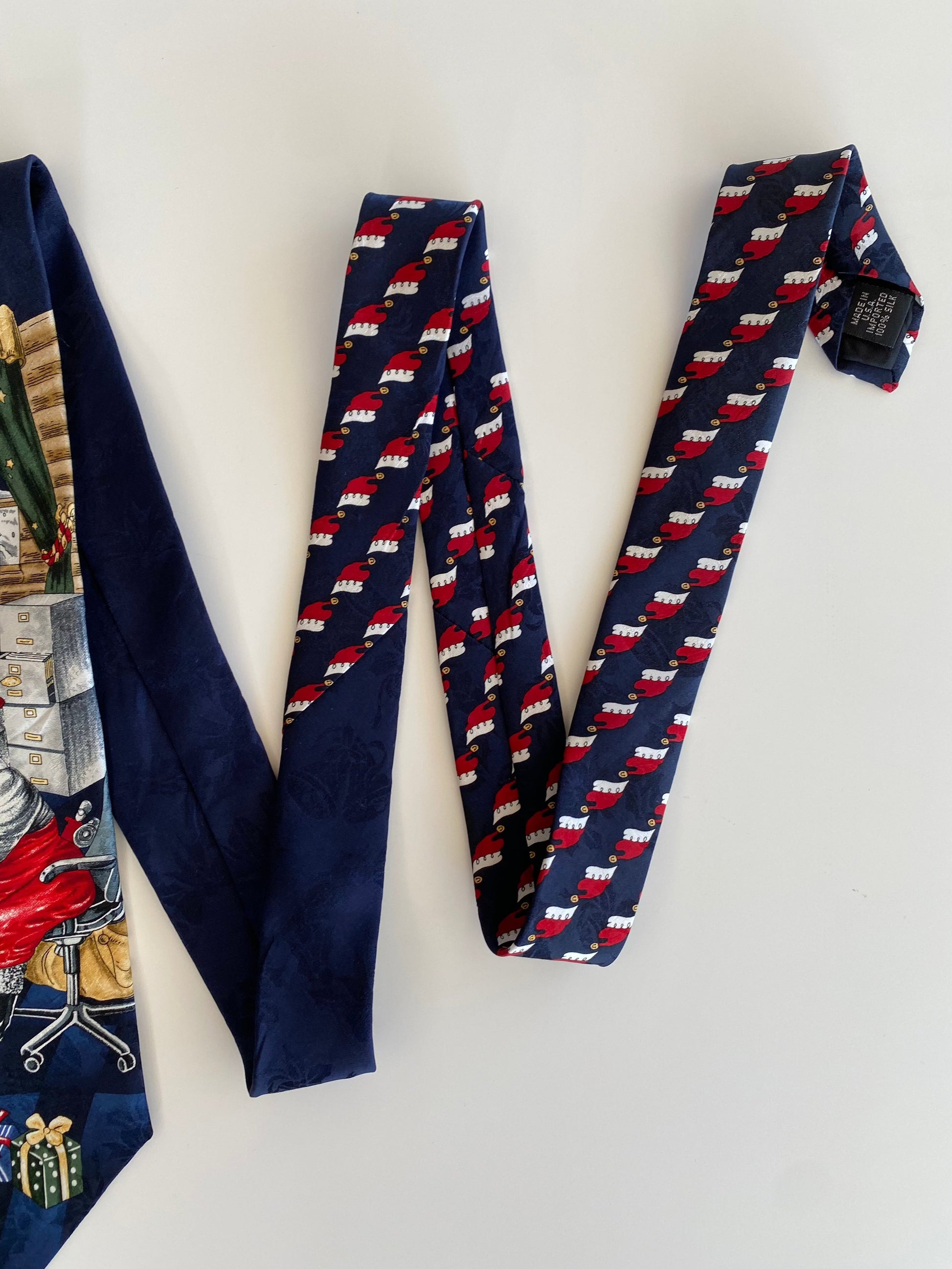 Vintage Christmas Tie - Balagan Vintage Ties 00s, 90s, Christmas, print, printed tie, ties, vintage, vintage tie