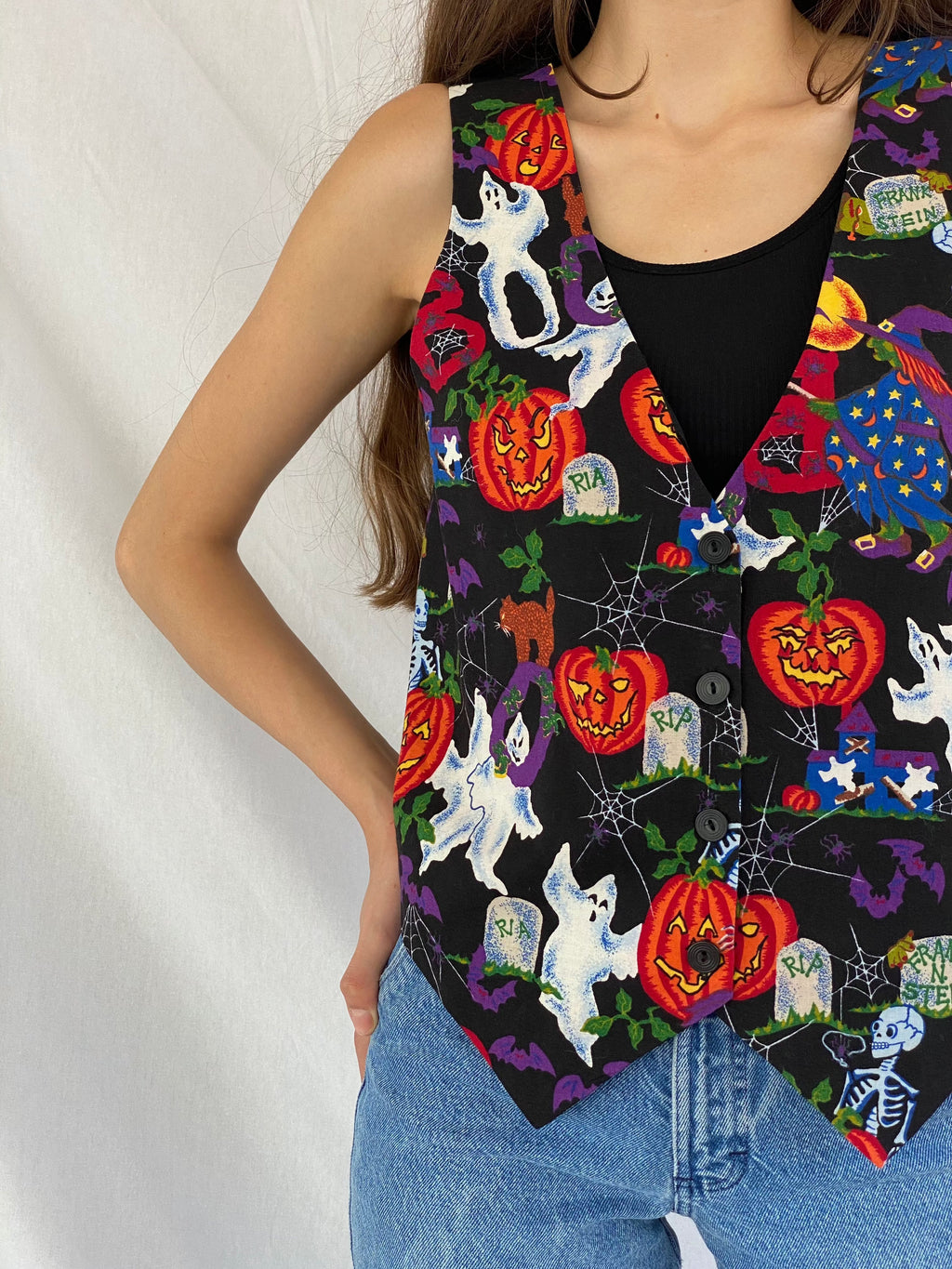 Basic Editions Halloween Vest - Balagan Vintage Vest 00s, 90s, outerwear, print, prints, streetwear, vest, vintage, women