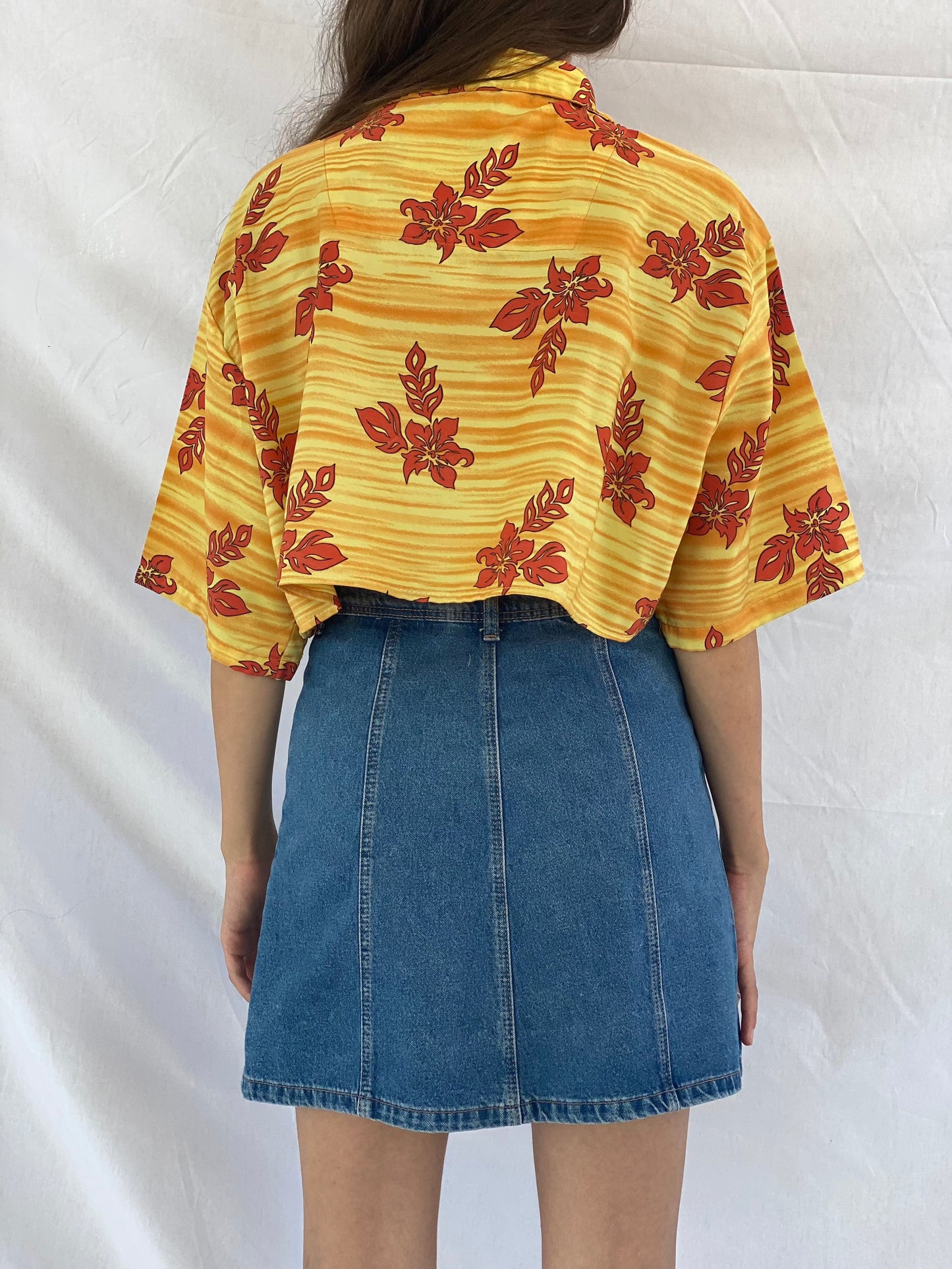 Vintage Pineapple Connections Cropped Hawaiian Print Shirt - Balagan Vintage Cropped Hawaiian Shirt crazy print, cropped Hawaiian shirt, Cropped shirt, festival wear, flower pattern, half sleeve shirt, Hawaiian shirt, printed shirt, reworked shirt, shirt, shirts, streetwear, summer, summer prints, techno, techno wear, Top, vintage, vintage cropped shirt, vintage prints, women, women shirt